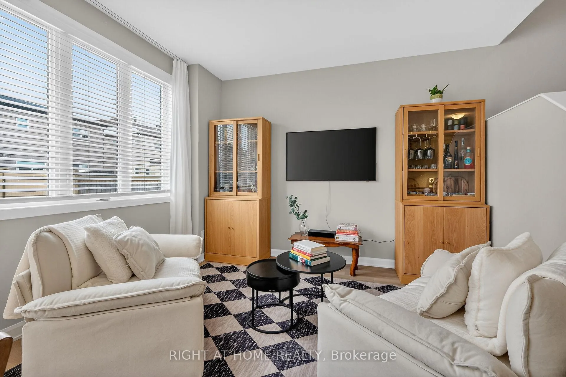 Photo 8 of 577 Decoeur Drive, Ottawa, Avalon West — HOMEH