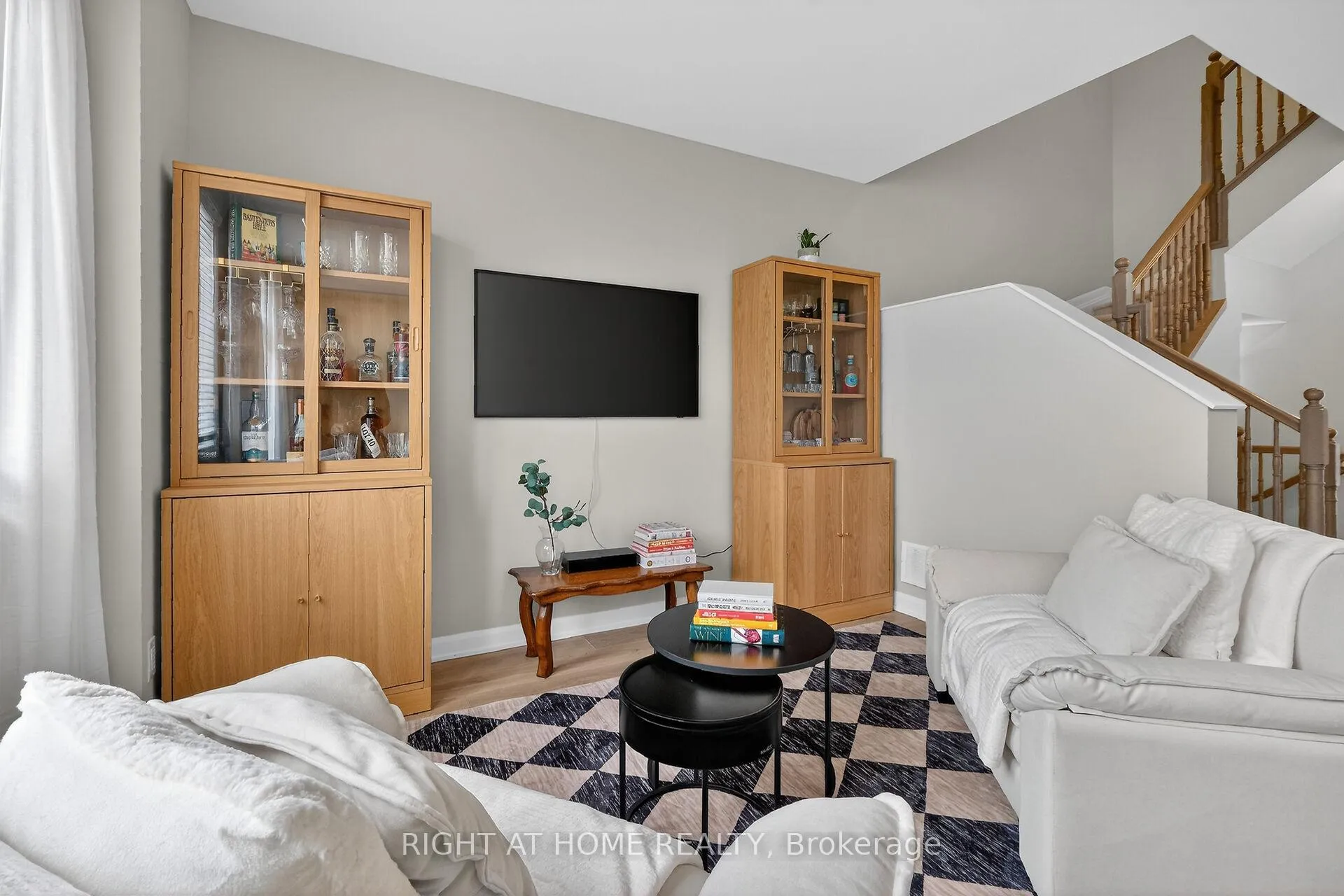 Photo 9 of 577 Decoeur Drive, Ottawa, Avalon West — HOMEH