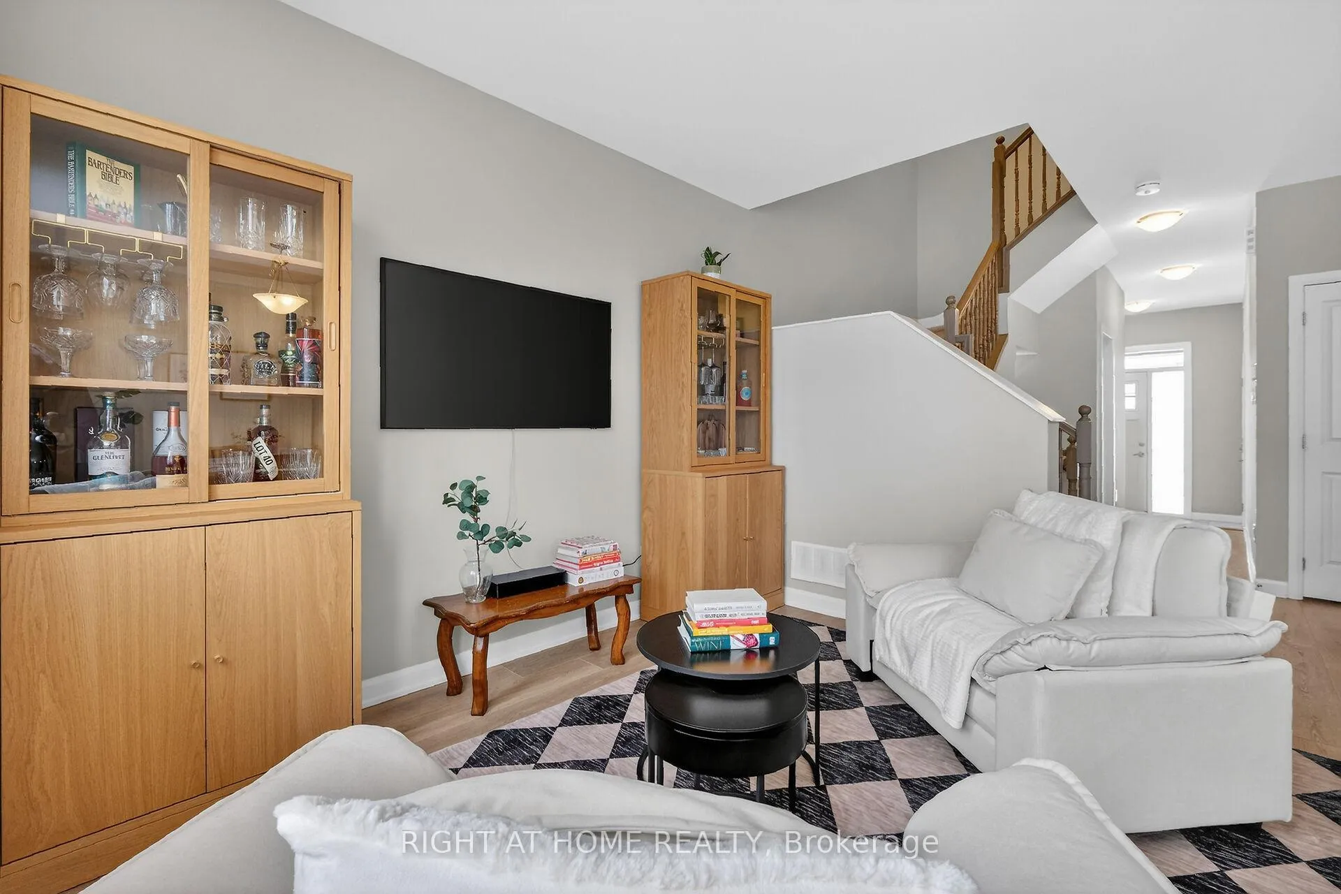 Photo 10 of 577 Decoeur Drive, Ottawa, Avalon West — HOMEH
