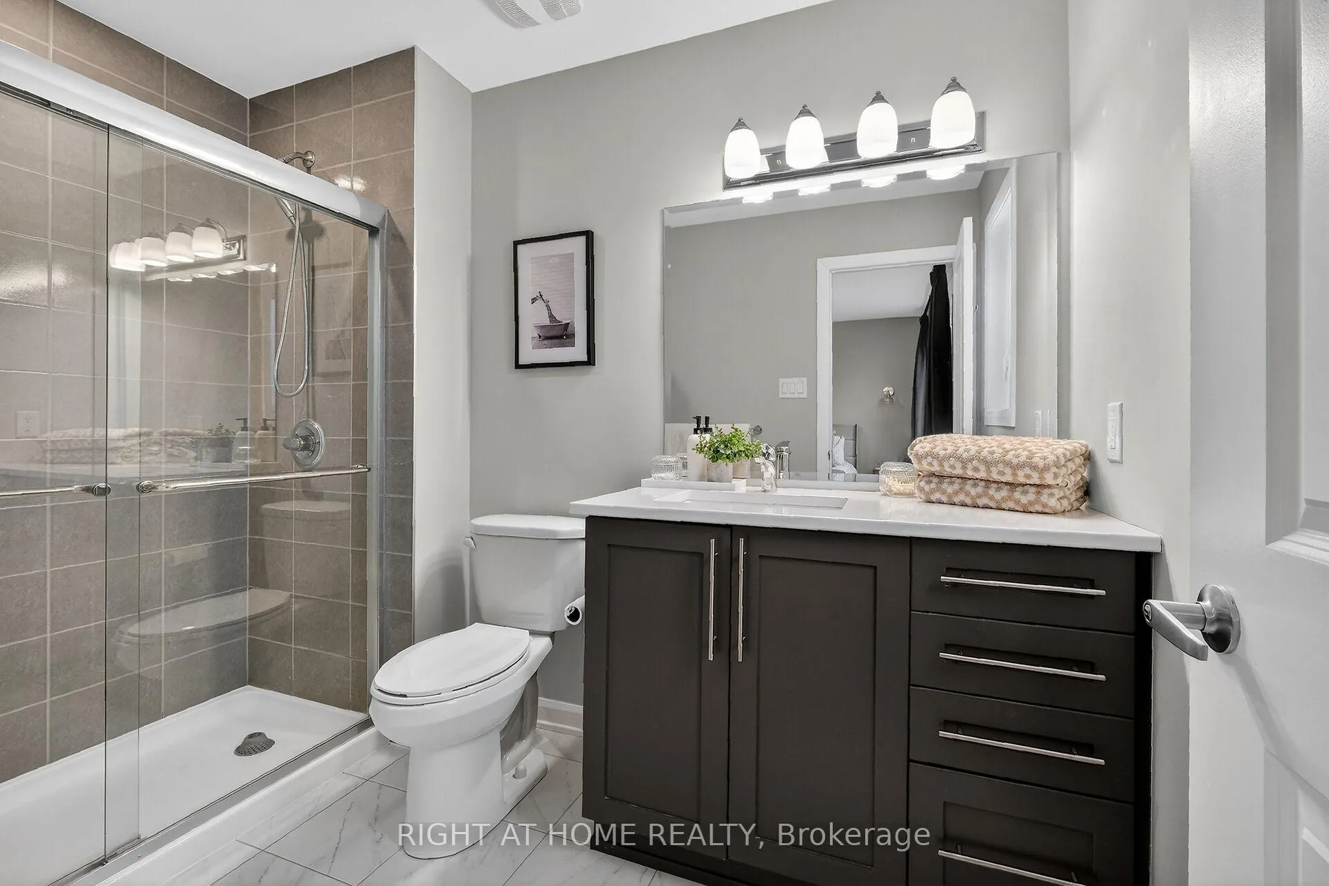 Photo 30 of 577 Decoeur Drive, Ottawa, Avalon West — HOMEH