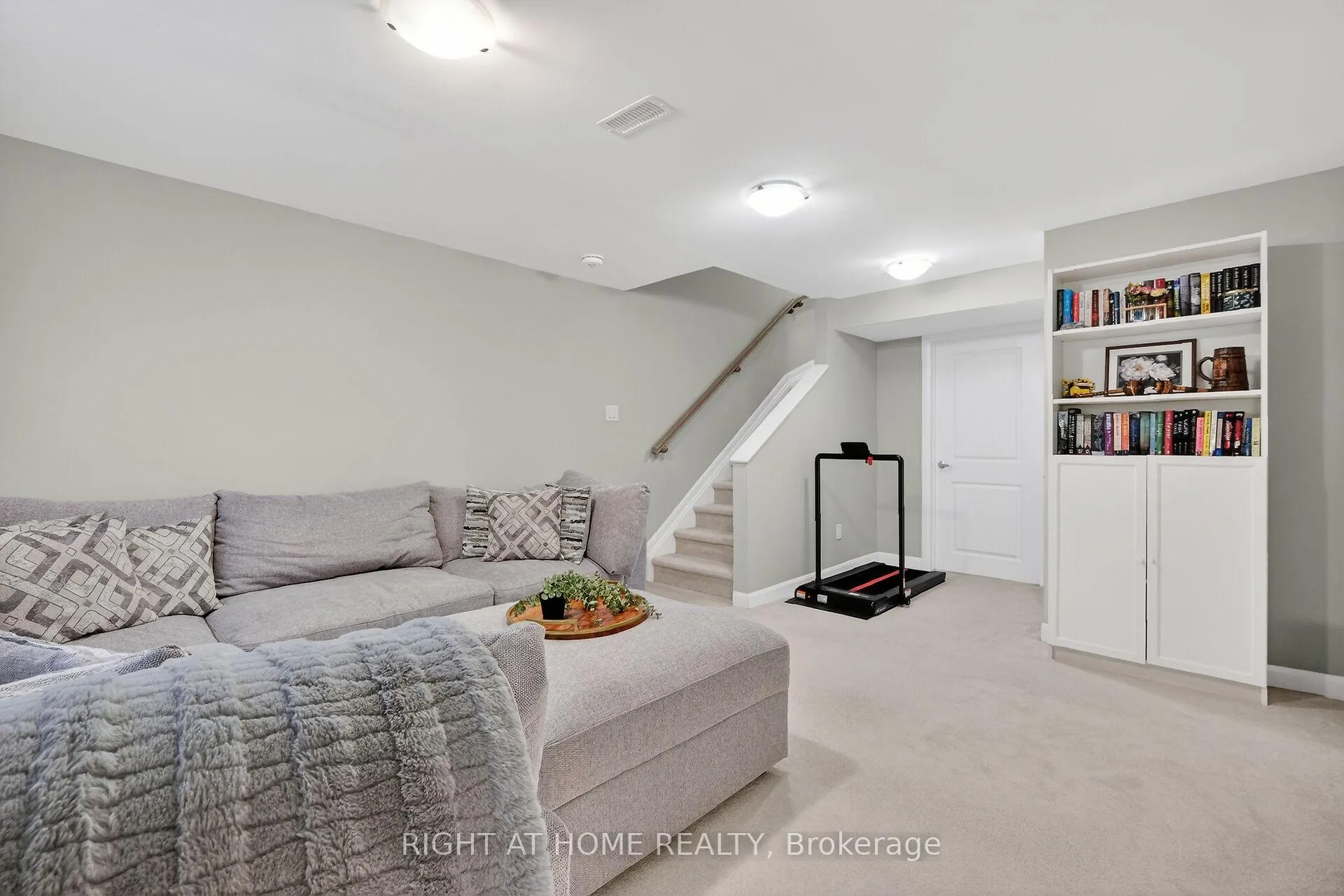 Photo 39 of 577 Decoeur Drive, Ottawa, Avalon West — HOMEH