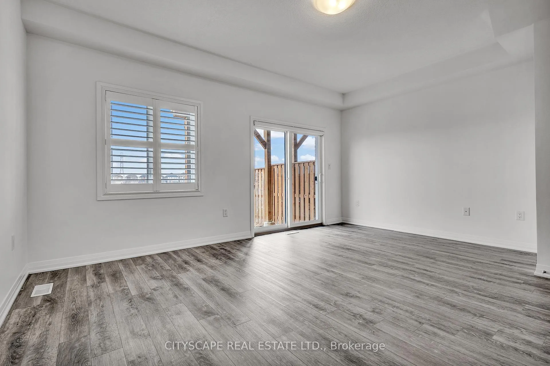 Photo 10 of Unit 9, 34 Laguna Village Crescent, Hamilton, Rural Glanbrook — HOMEH