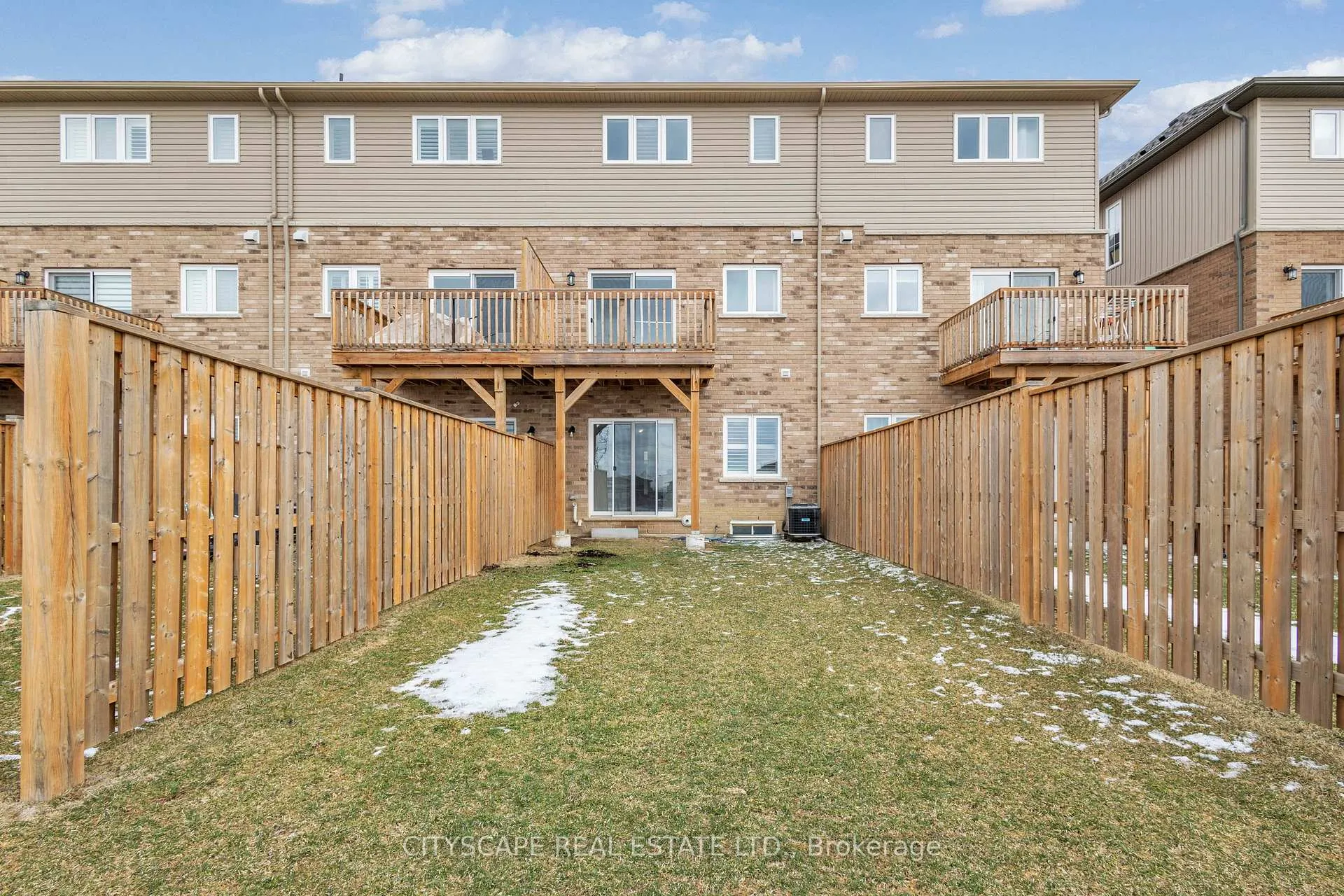Photo 41 of Unit 9, 34 Laguna Village Crescent, Hamilton, Rural Glanbrook — HOMEH