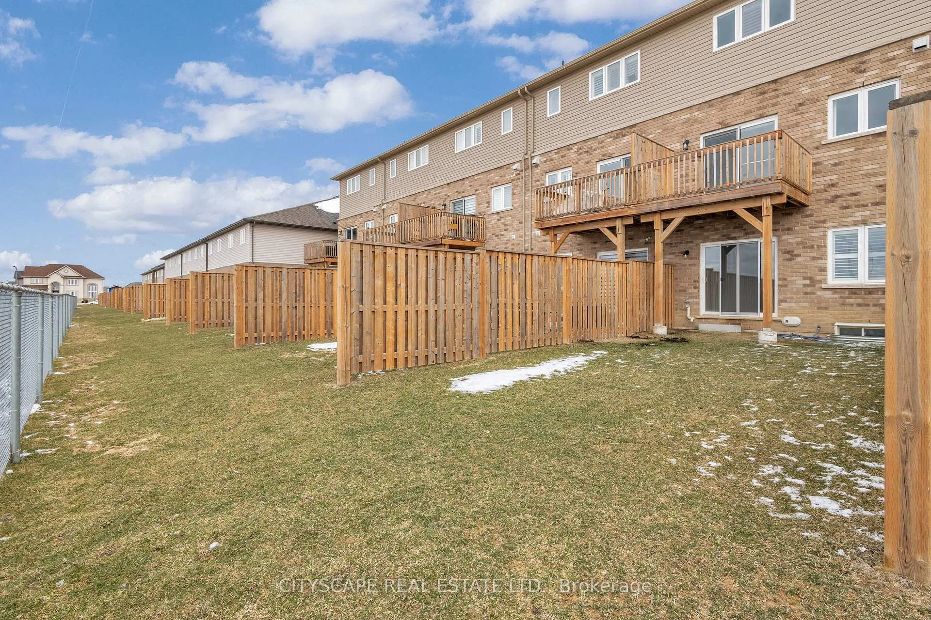 Photo 42 of Unit 9, 34 Laguna Village Crescent, Hamilton, Rural Glanbrook — HOMEH