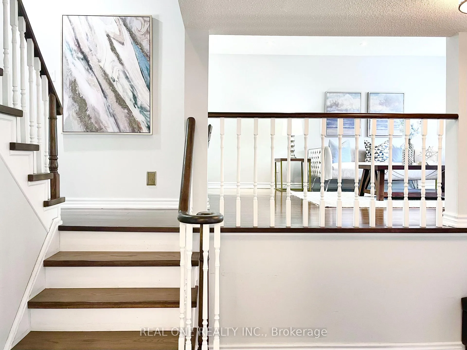 Photo 4 of 9 Breckonwood Crescent, Markham, Aileen-Willowbrook — HOMEH
