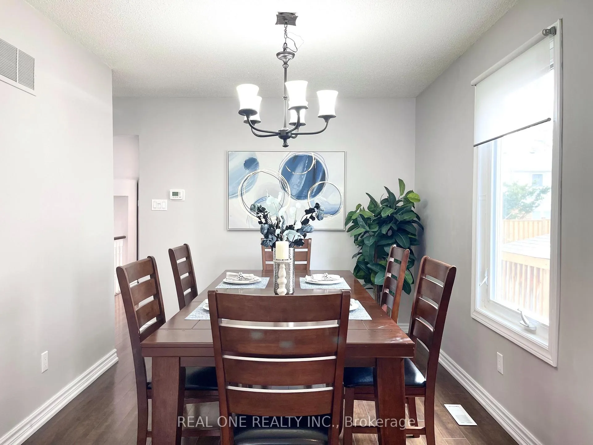 Photo 9 of 9 Breckonwood Crescent, Markham, Aileen-Willowbrook — HOMEH