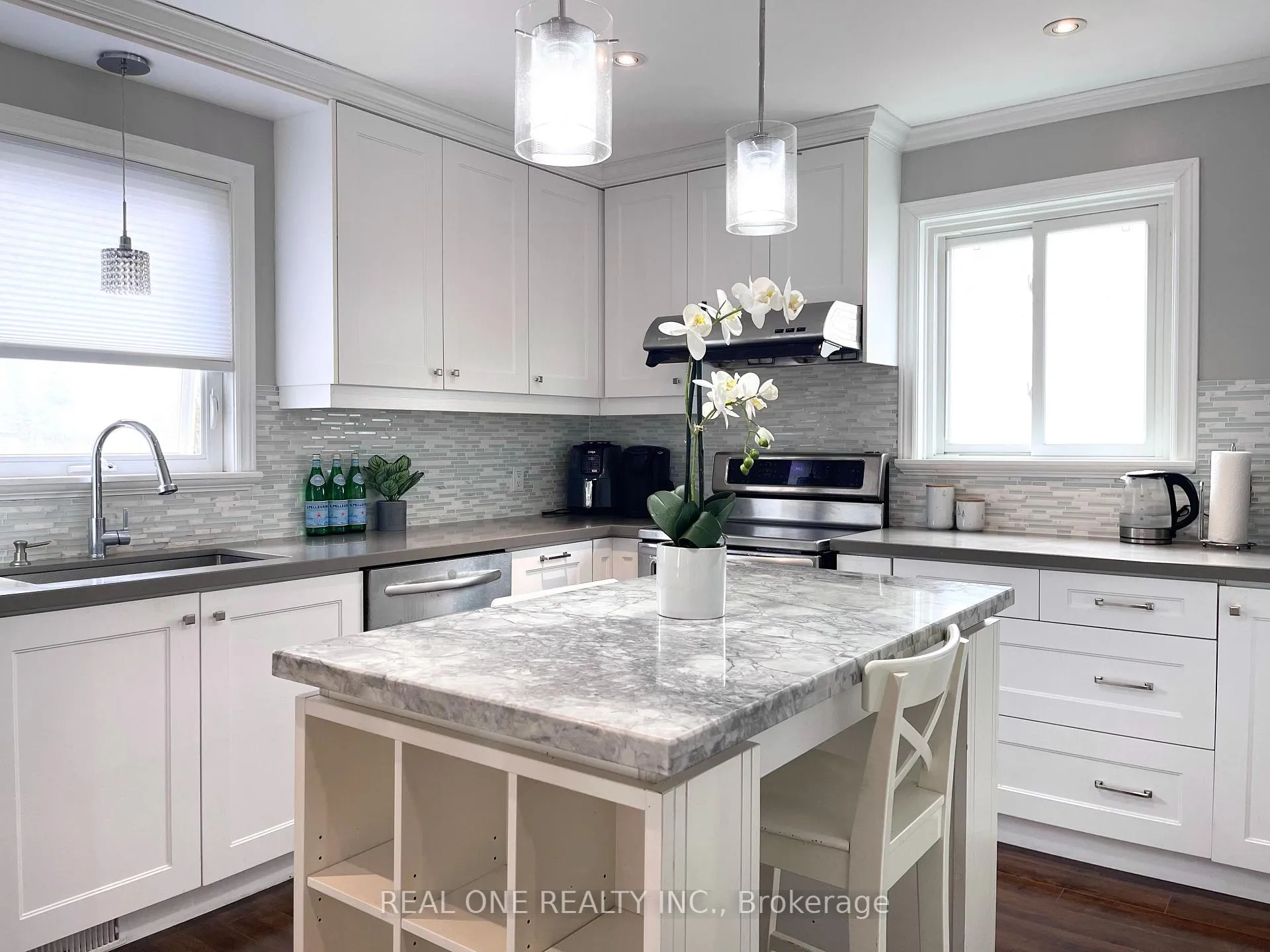 Photo 12 of 9 Breckonwood Crescent, Markham, Aileen-Willowbrook — HOMEH
