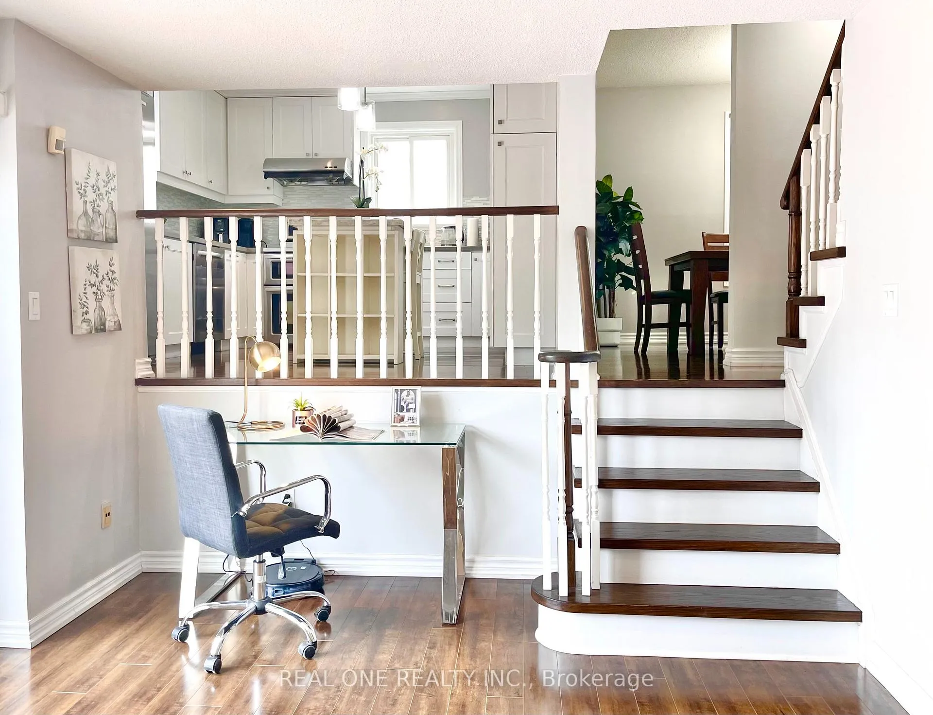 Photo 17 of 9 Breckonwood Crescent, Markham, Aileen-Willowbrook — HOMEH