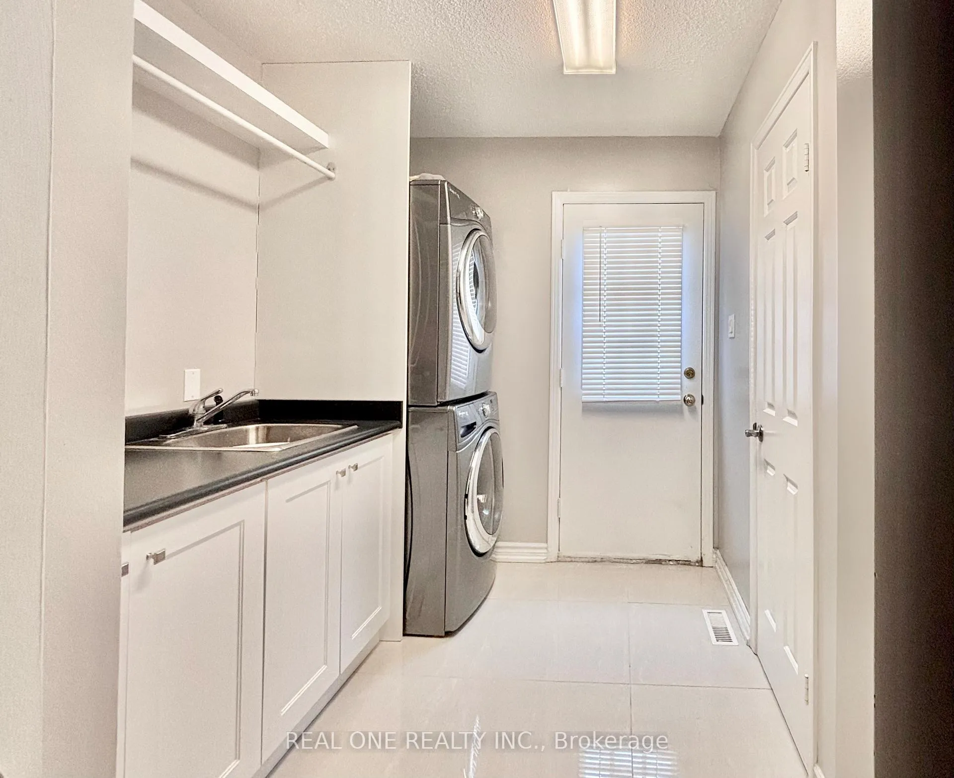 Photo 19 of 9 Breckonwood Crescent, Markham, Aileen-Willowbrook — HOMEH