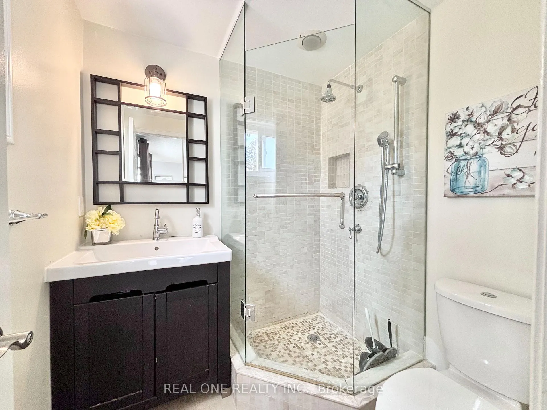 Photo 29 of 9 Breckonwood Crescent, Markham, Aileen-Willowbrook — HOMEH
