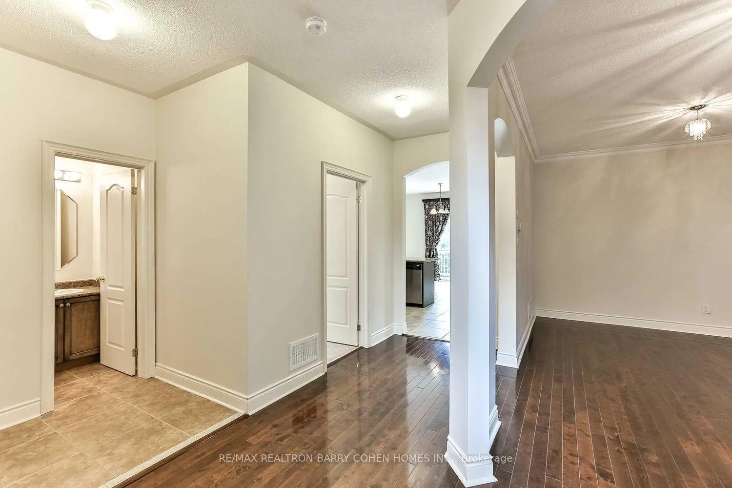 Photo 3 of 79 Giordano Way, Vaughan, Patterson — HOMEH