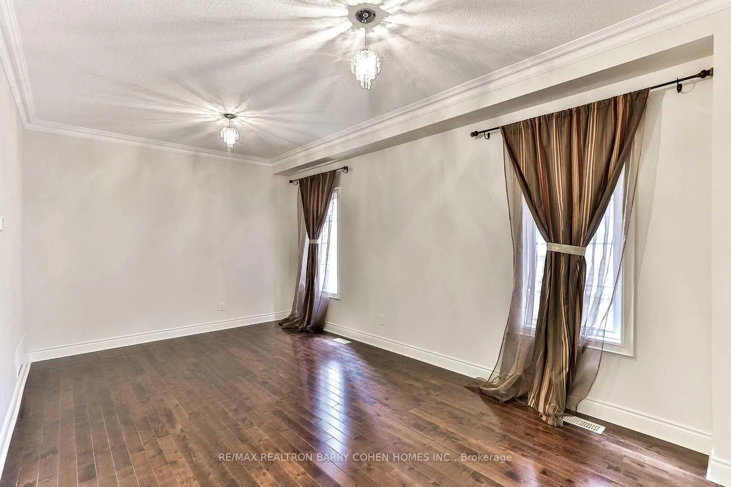 Photo 4 of 79 Giordano Way, Vaughan, Patterson — HOMEH