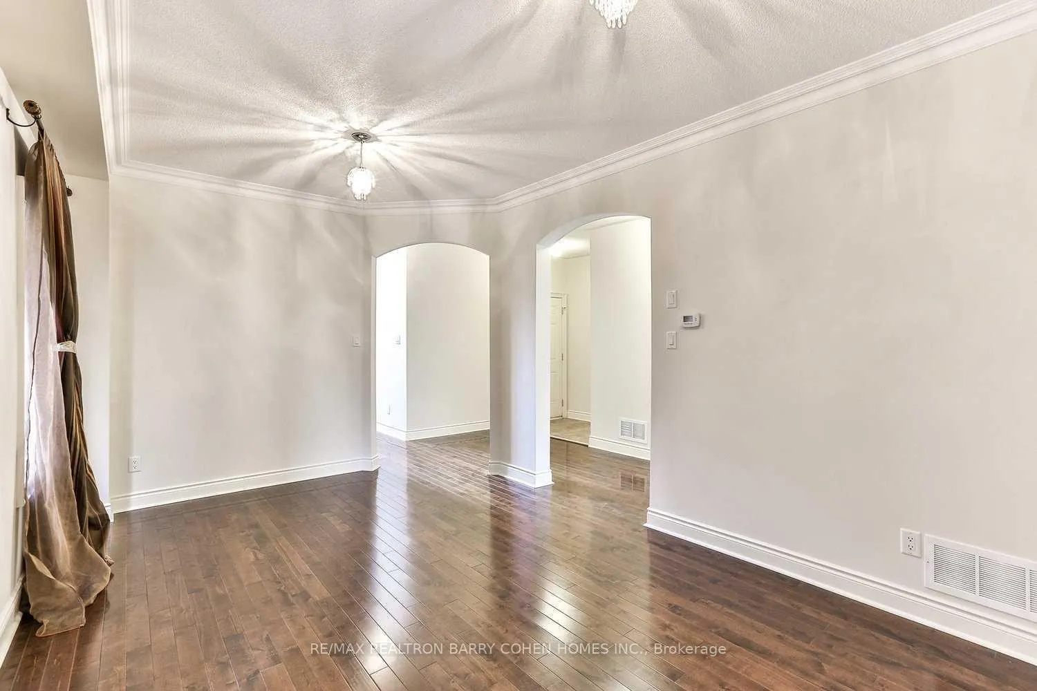 Photo 5 of 79 Giordano Way, Vaughan, Patterson — HOMEH