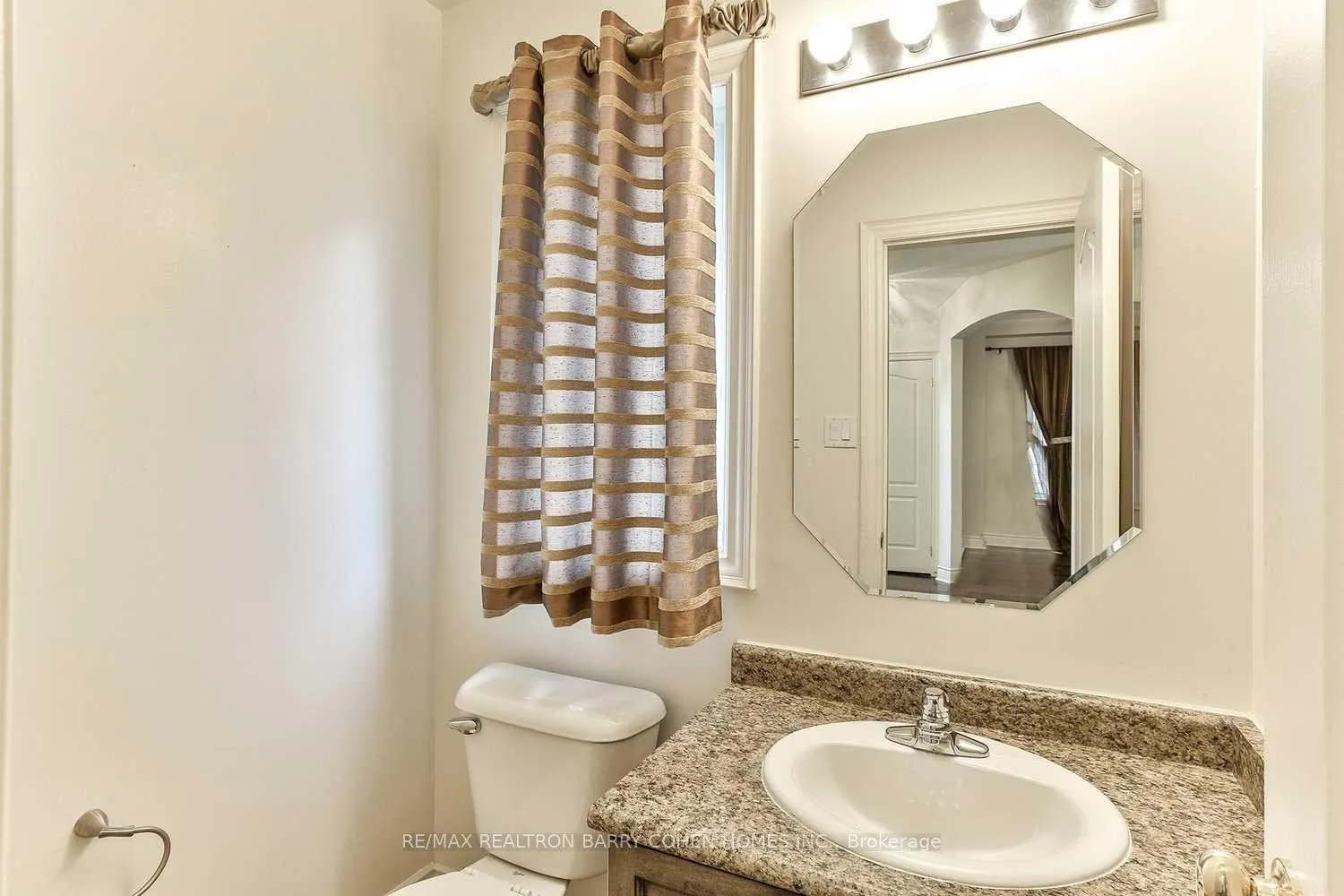 Photo 6 of 79 Giordano Way, Vaughan, Patterson — HOMEH