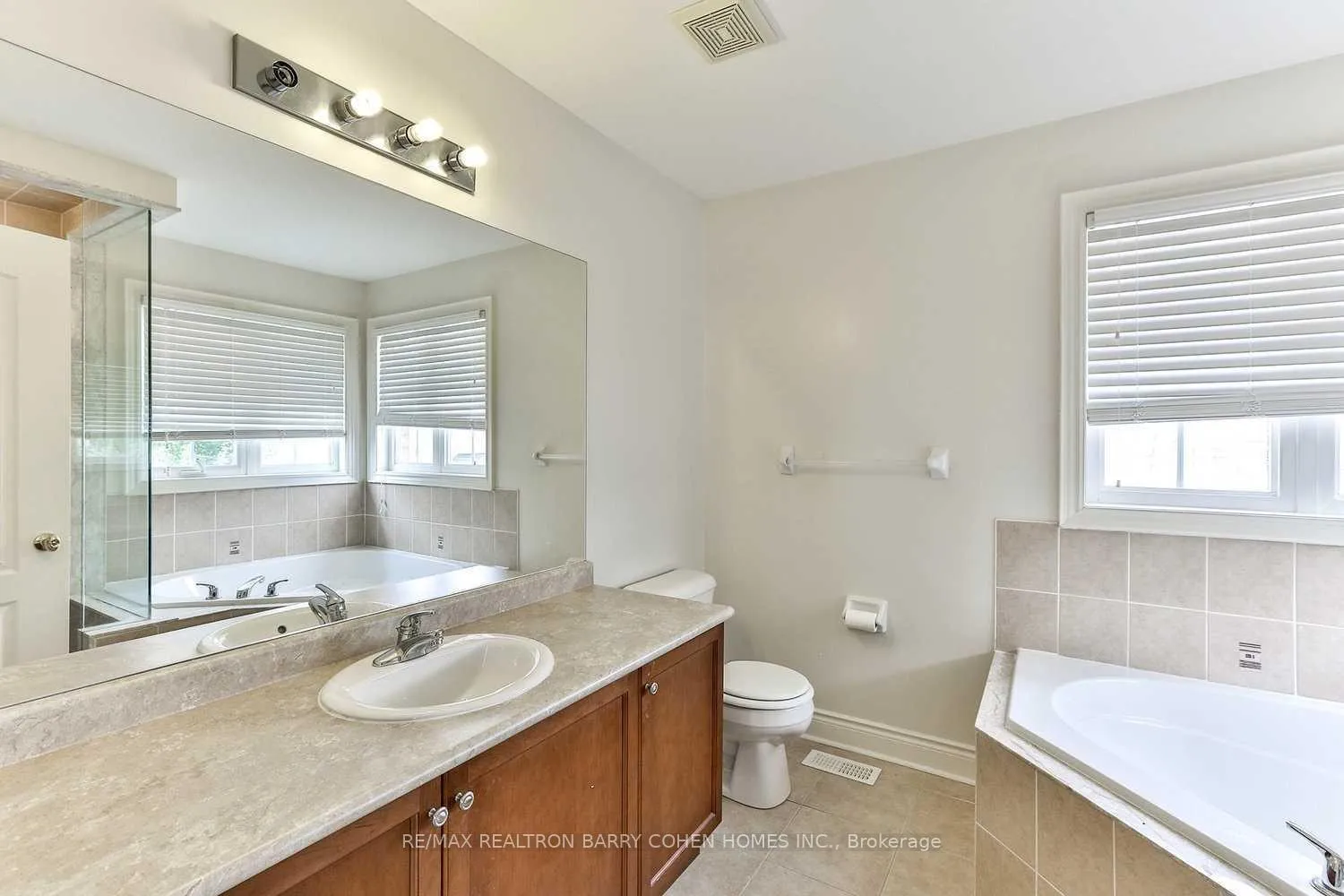 Photo 15 of 79 Giordano Way, Vaughan, Patterson — HOMEH