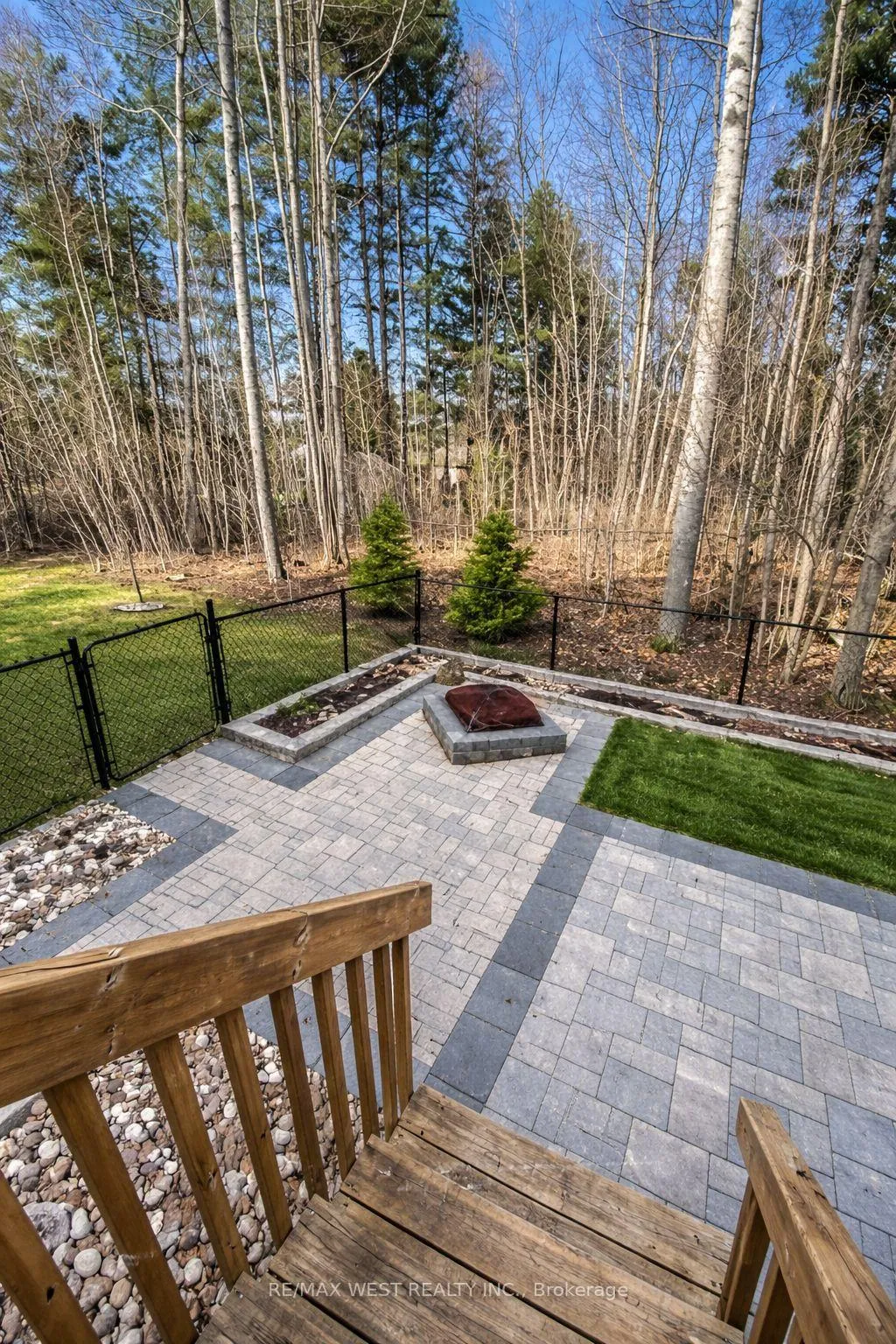 Photo 7 of 29 farwell Avenue, Wasaga Beach — HOMEH