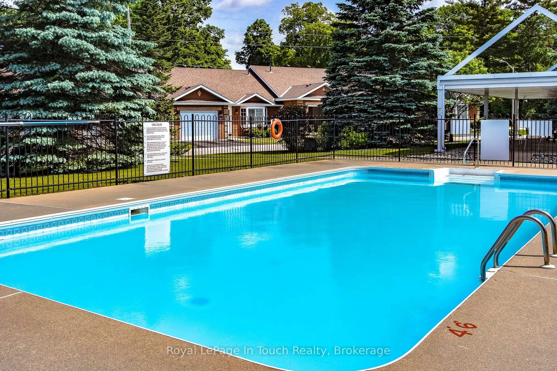 Photo 2 of Unit 2, 90 Burke Street, Penetanguishene — HOMEH
