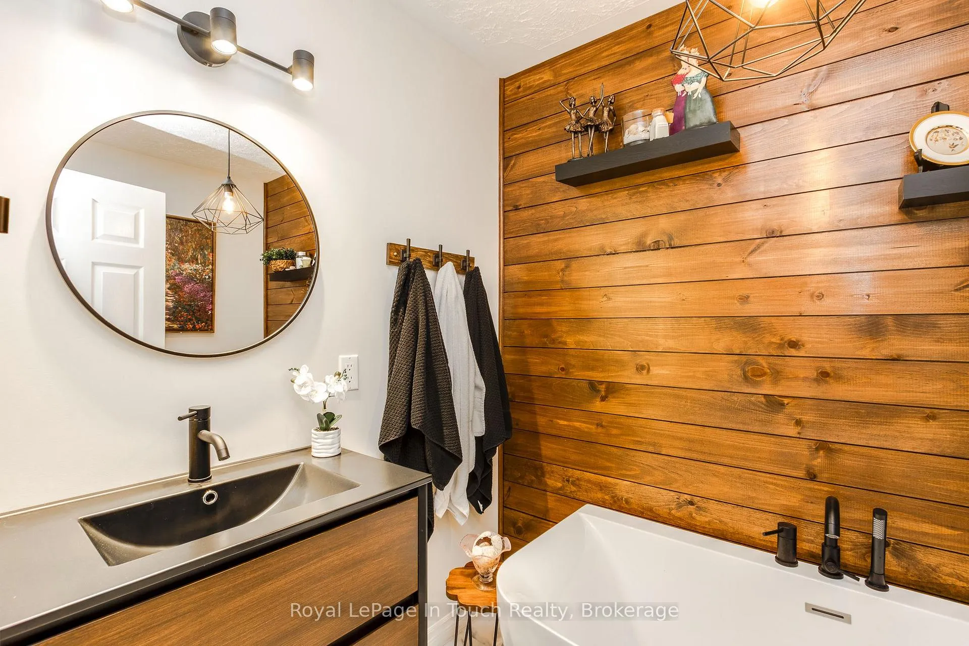 Photo 22 of Unit 2, 90 Burke Street, Penetanguishene — HOMEH