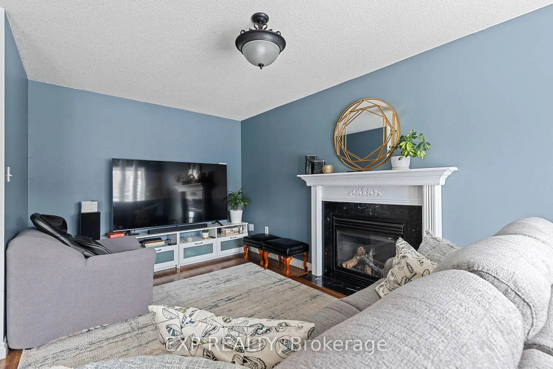 Photo 10 of 5 Sun King Crescent, Barrie, Innis-Shore — HOMEH