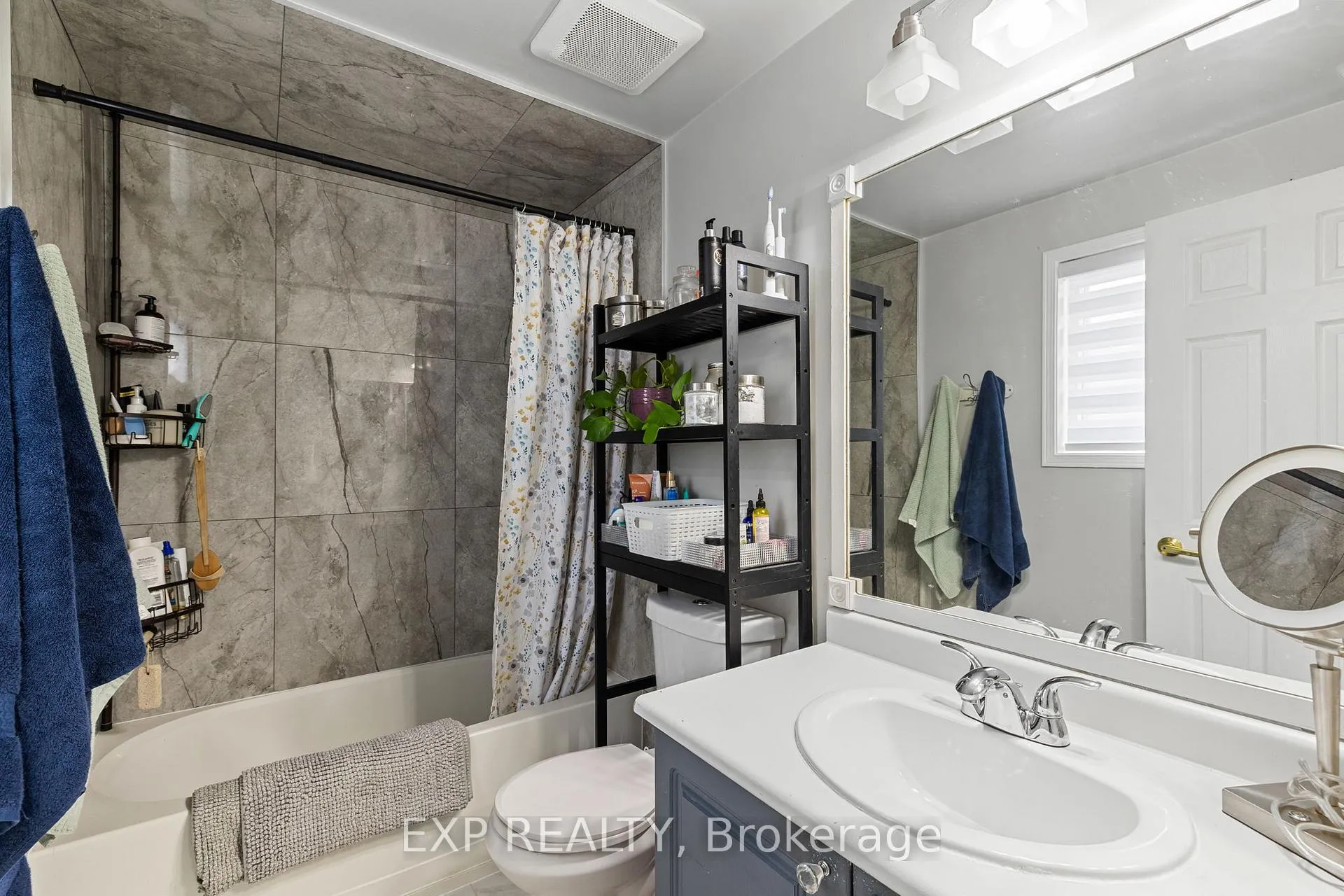 Photo 22 of 5 Sun King Crescent, Barrie, Innis-Shore — HOMEH