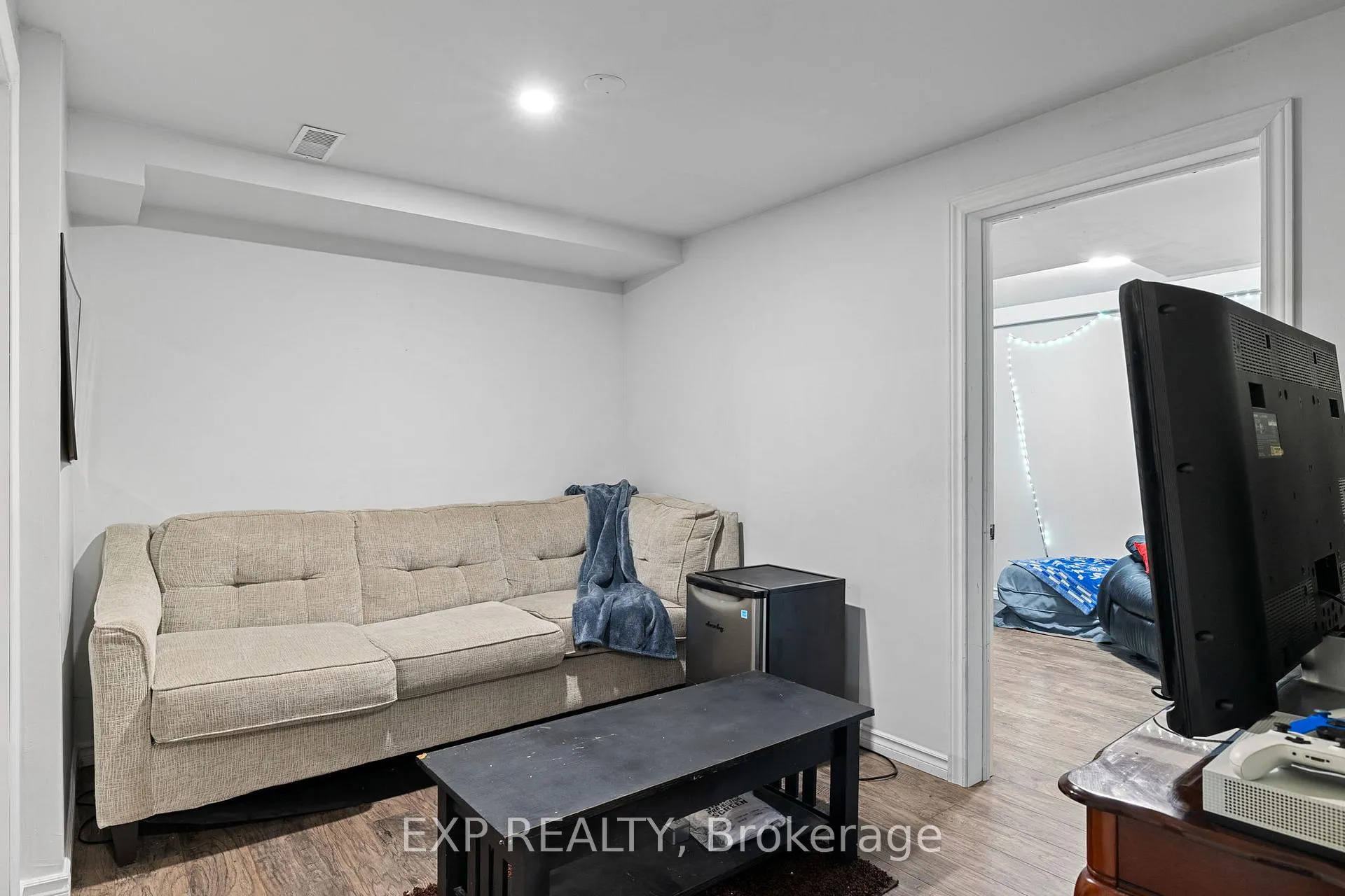 Photo 32 of 5 Sun King Crescent, Barrie, Innis-Shore — HOMEH