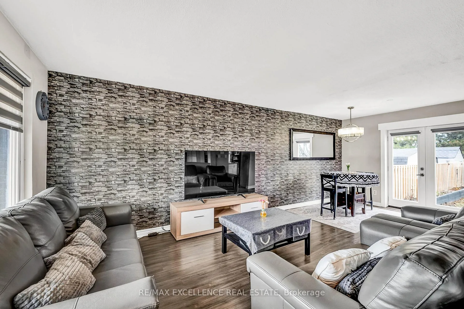 Photo 6 of 231 Rosedale Drive, Whitby, Downtown Whitby — HOMEH