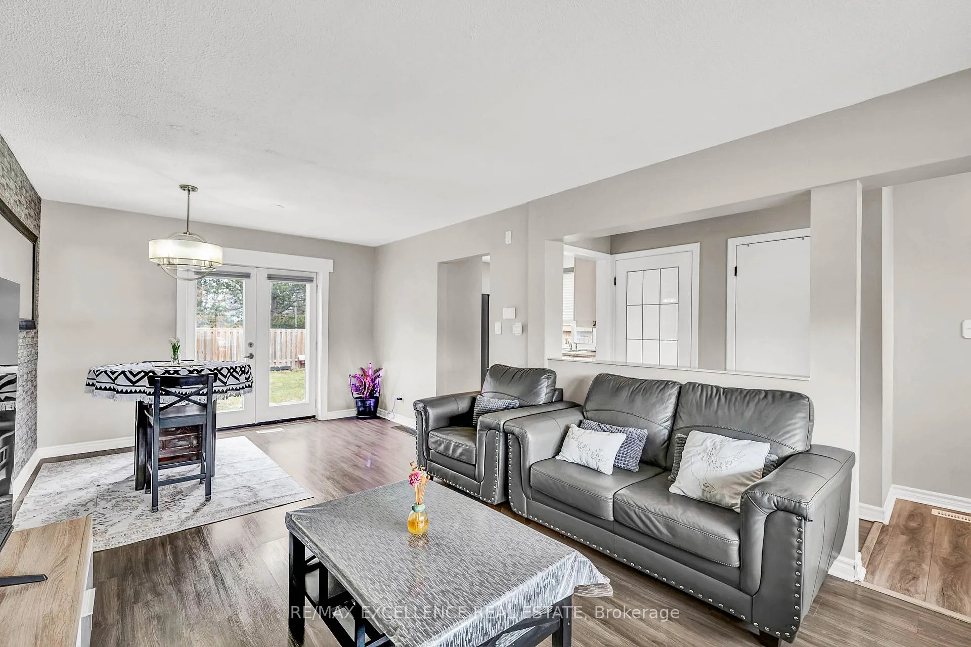 Photo 7 of 231 Rosedale Drive, Whitby, Downtown Whitby — HOMEH