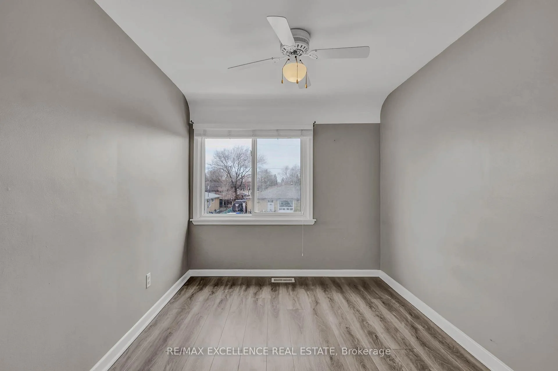 Photo 20 of 231 Rosedale Drive, Whitby, Downtown Whitby — HOMEH