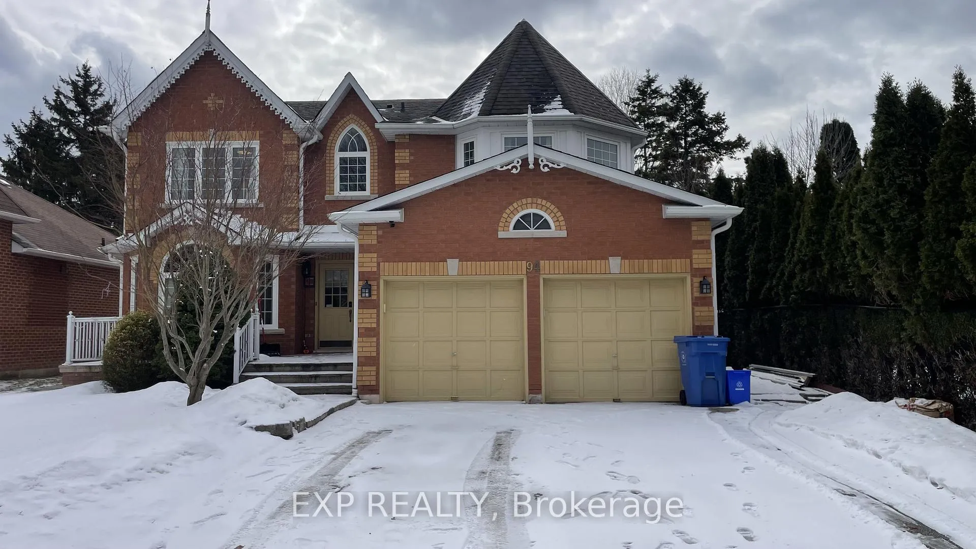 Photo 6 of Unit Unit B, 94 Lensmith Drive, Aurora, Aurora Highlands — HOMEH