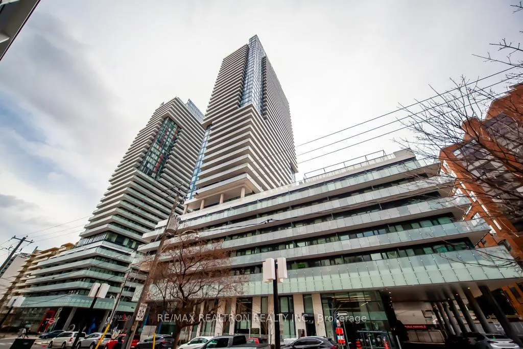 Front of Unit 4004, 161 Roehampton Avenue