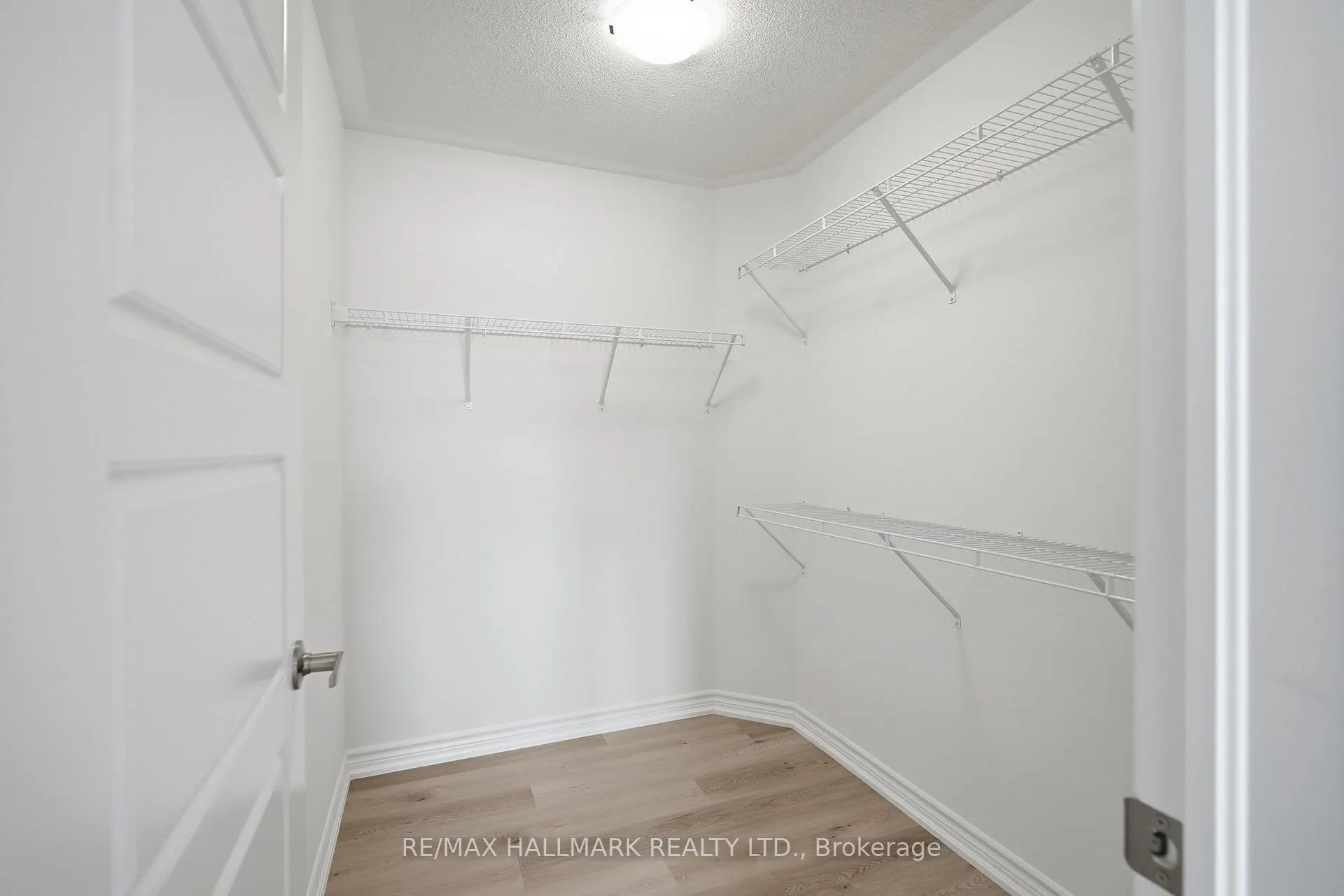 Photo 31 of 42 Vinewood Crescent, Barrie, Rural Barrie Southeast — HOMEH