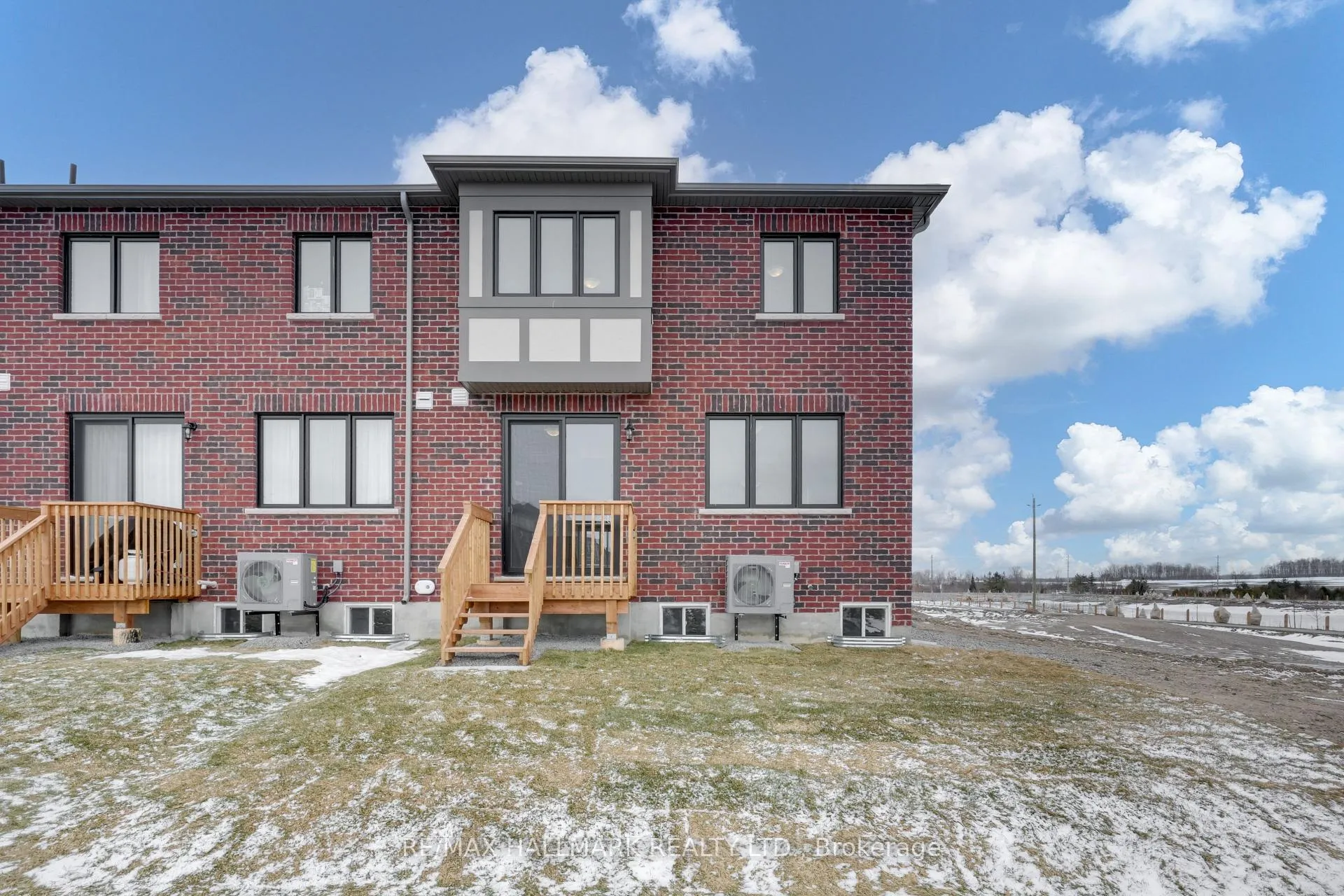 Photo 33 of 42 Vinewood Crescent, Barrie, Rural Barrie Southeast — HOMEH