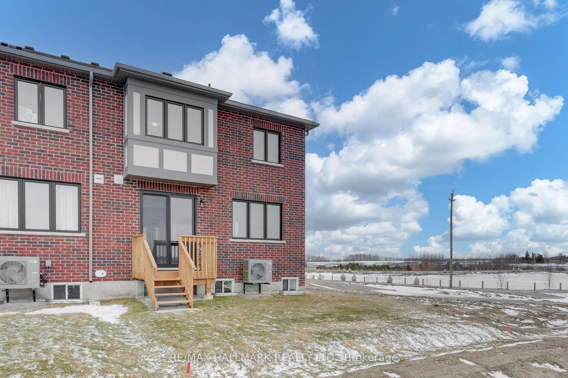 Photo 34 of 42 Vinewood Crescent, Barrie, Rural Barrie Southeast — HOMEH