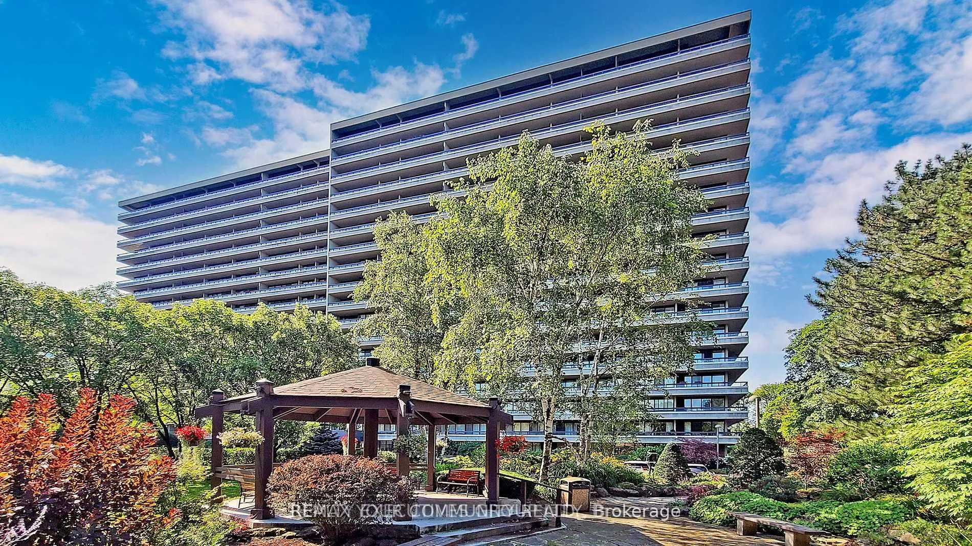 Photo 4 of Unit 901, 8111 Yonge Street, Markham, Royal Orchard — HOMEH