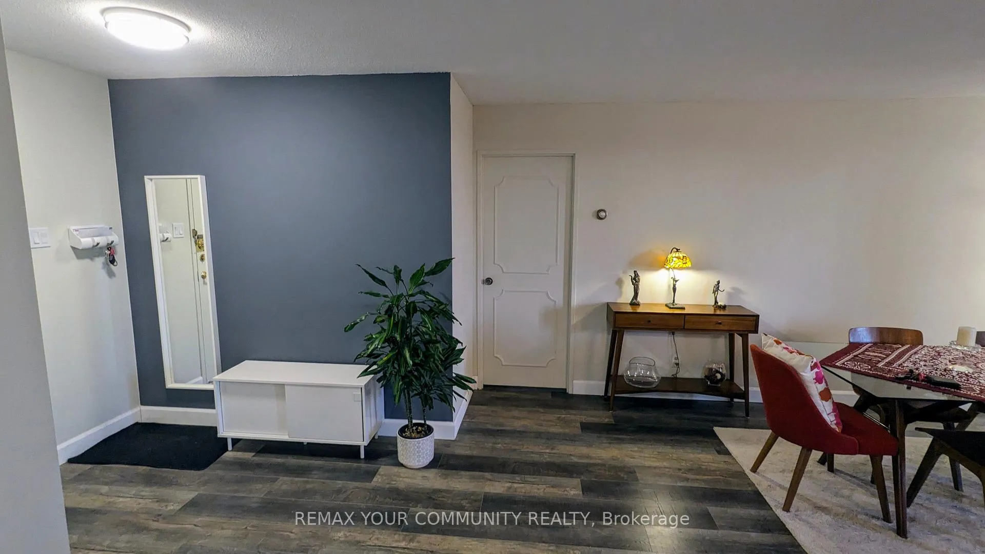 Photo 8 of Unit 901, 8111 Yonge Street, Markham, Royal Orchard — HOMEH