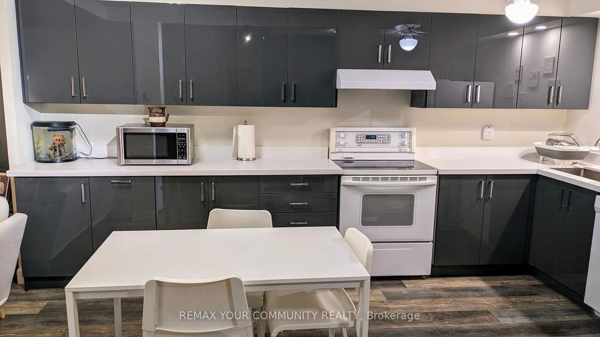 Photo 14 of Unit 901, 8111 Yonge Street, Markham, Royal Orchard — HOMEH