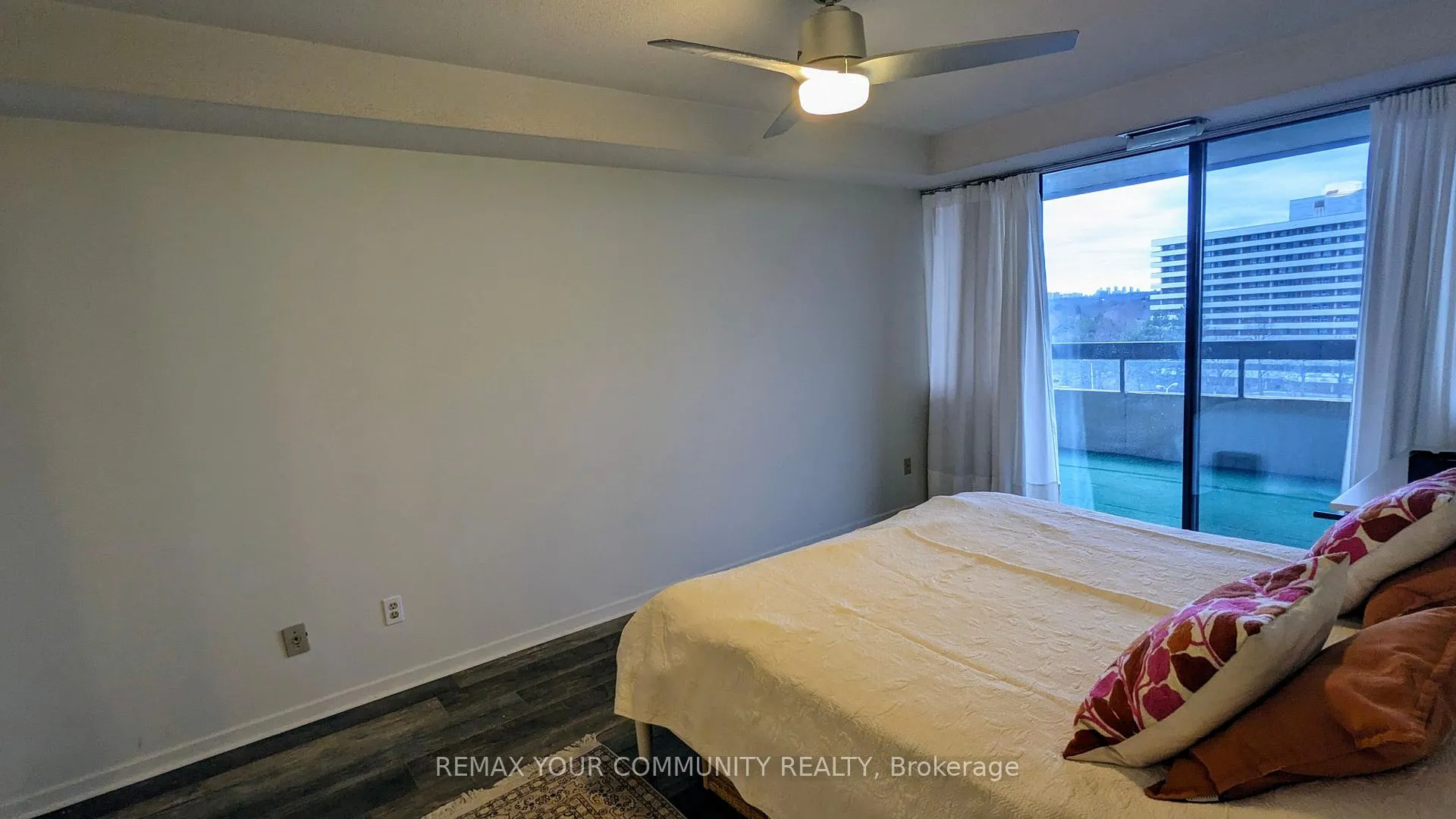 Photo 18 of Unit 901, 8111 Yonge Street, Markham, Royal Orchard — HOMEH