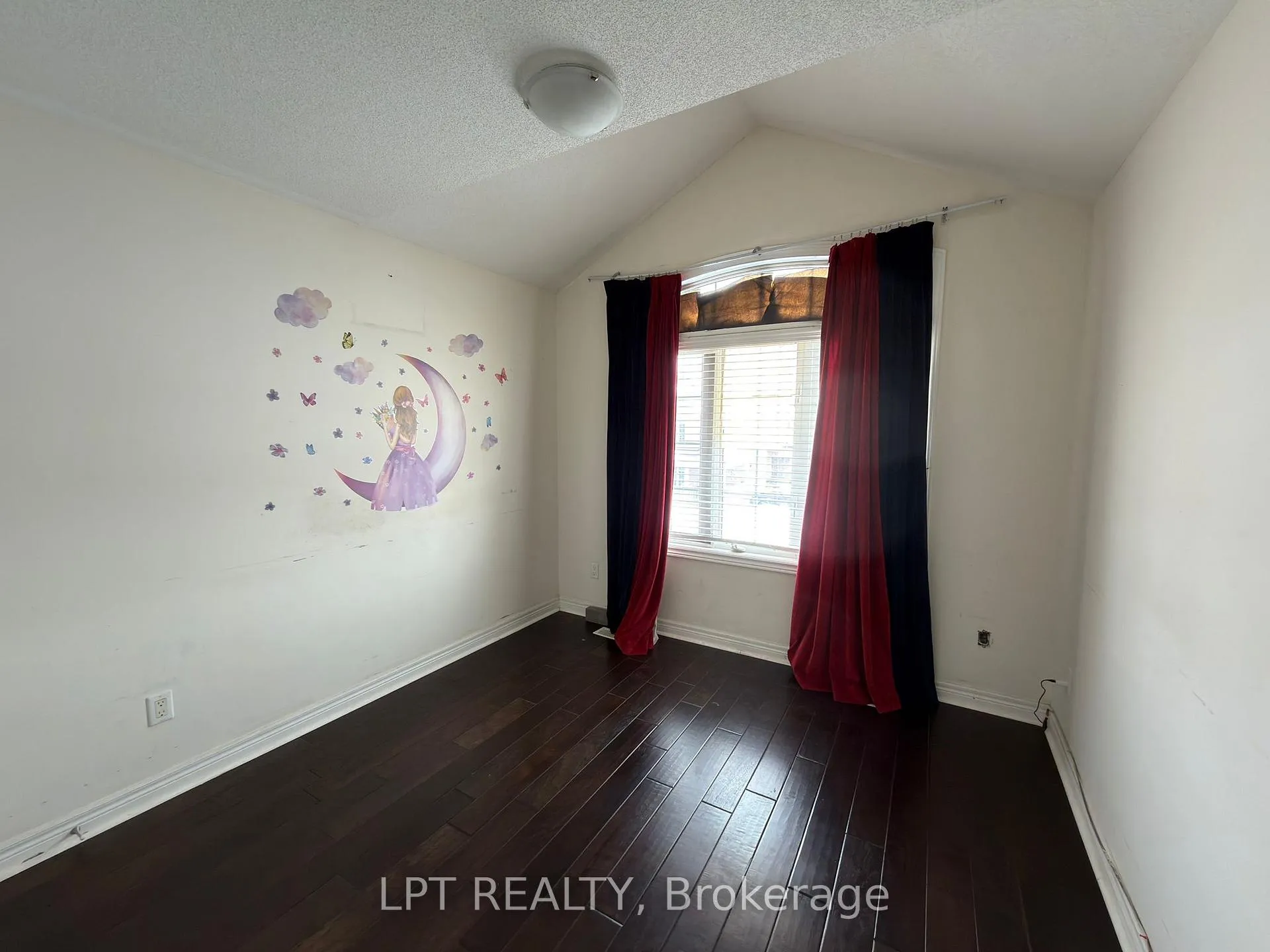 Photo 9 of 31 Denali Crescent, Brampton, Bram East — HOMEH