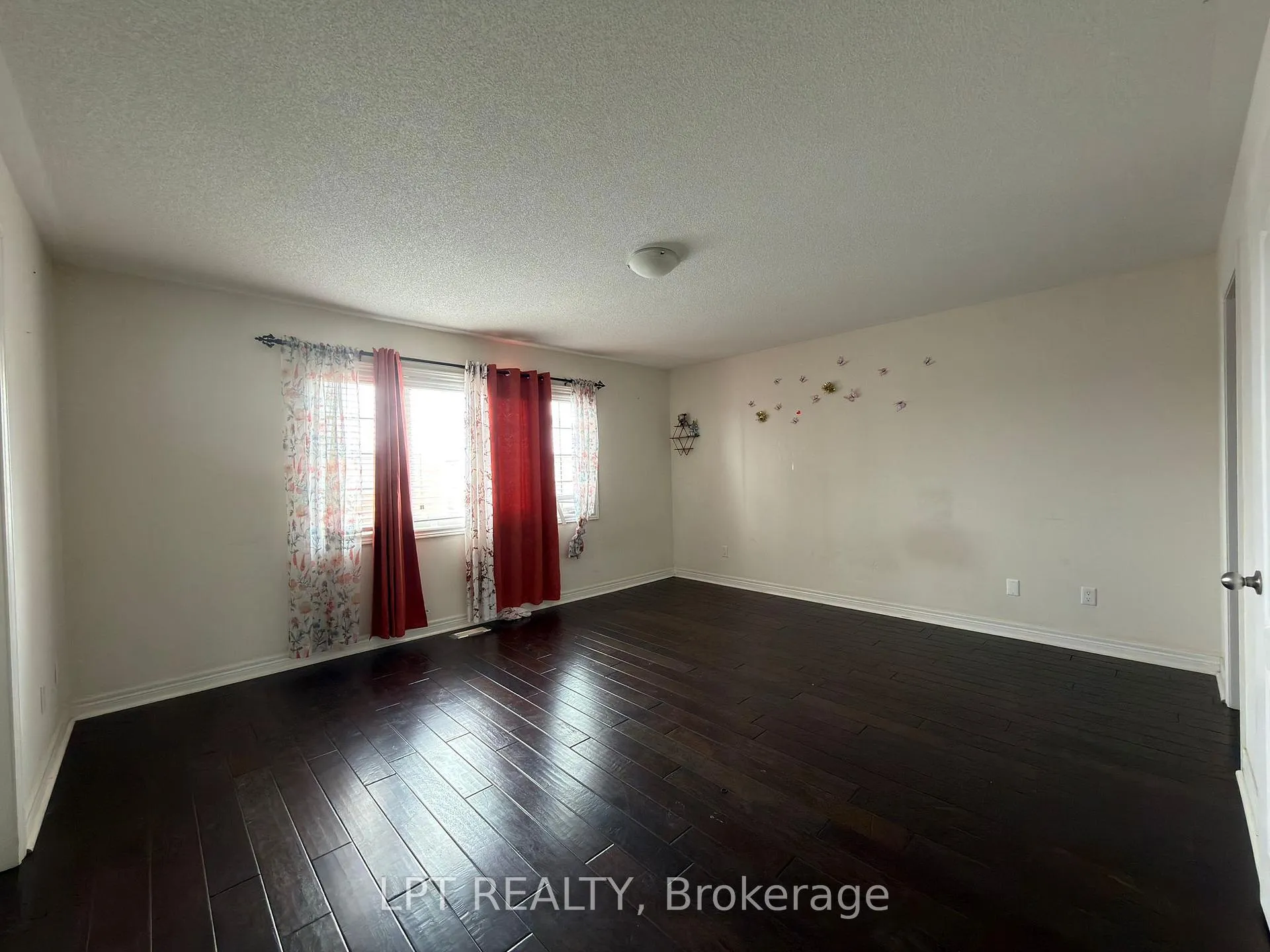 Photo 10 of 31 Denali Crescent, Brampton, Bram East — HOMEH