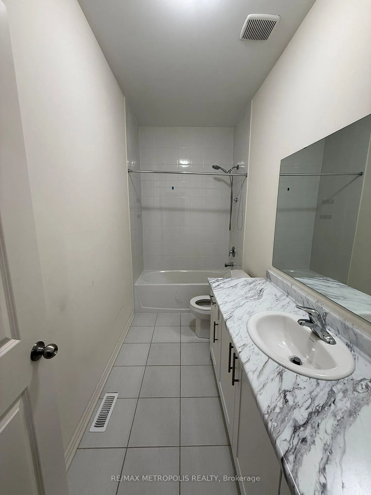 Photo 5 of 508 Danks Ridge Drive, Ajax, South East — HOMEH