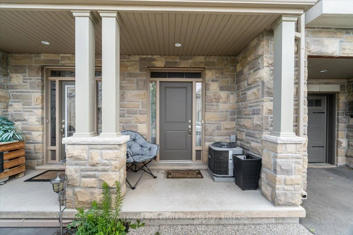 Photo 2 of 2307 Natasha Circle, Oakville, Bronte Creek — HOMEH