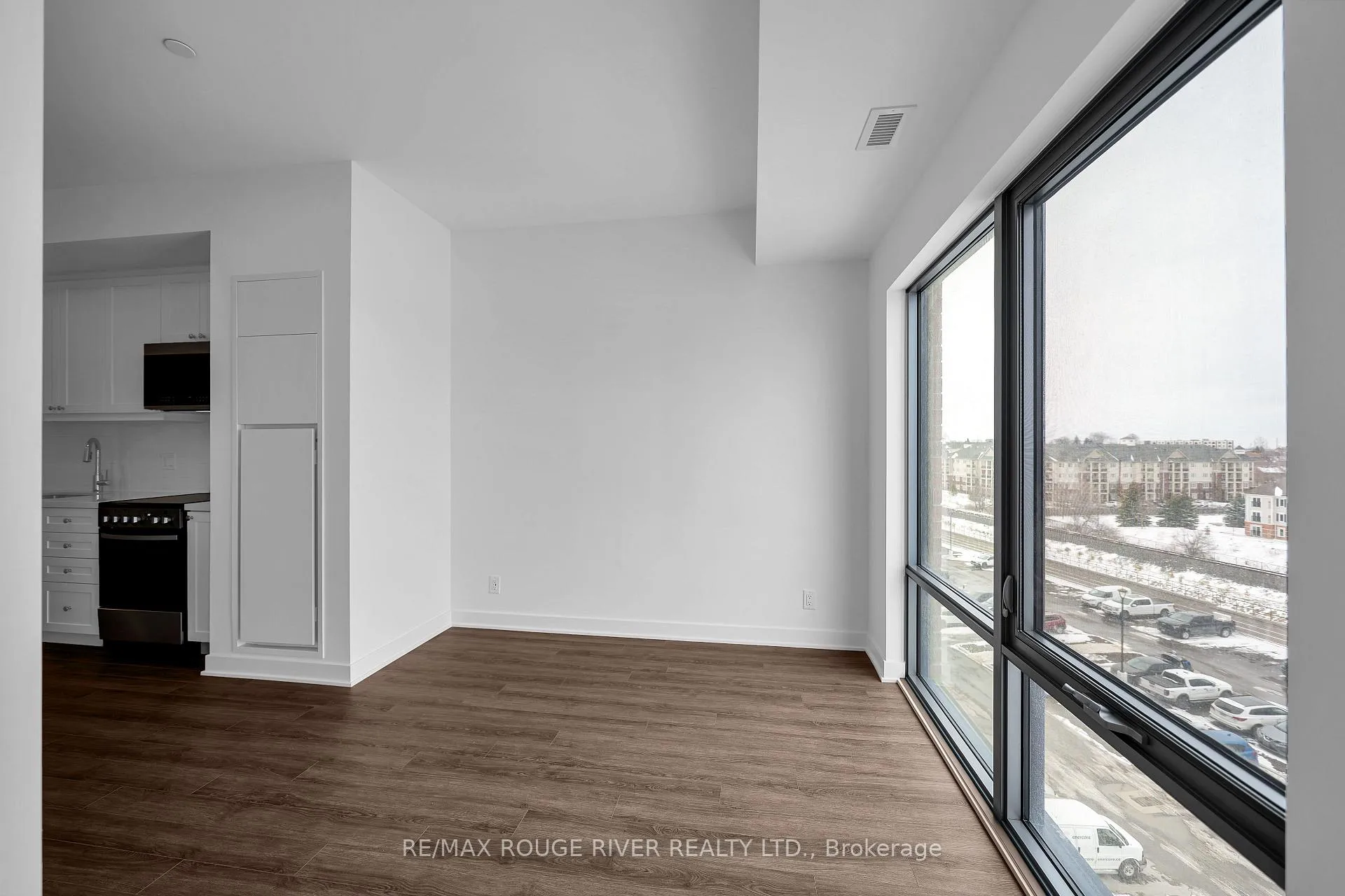 Photo 4 of Unit 624, 51 Clarington Boulevard, Clarington, Bowmanville — HOMEH