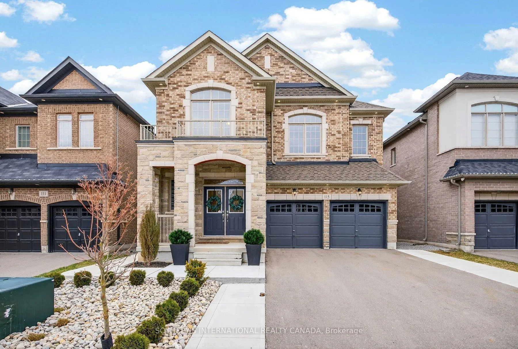Photo 2 of 115 Avanti Crescent, Hamilton, Waterdown — HOMEH