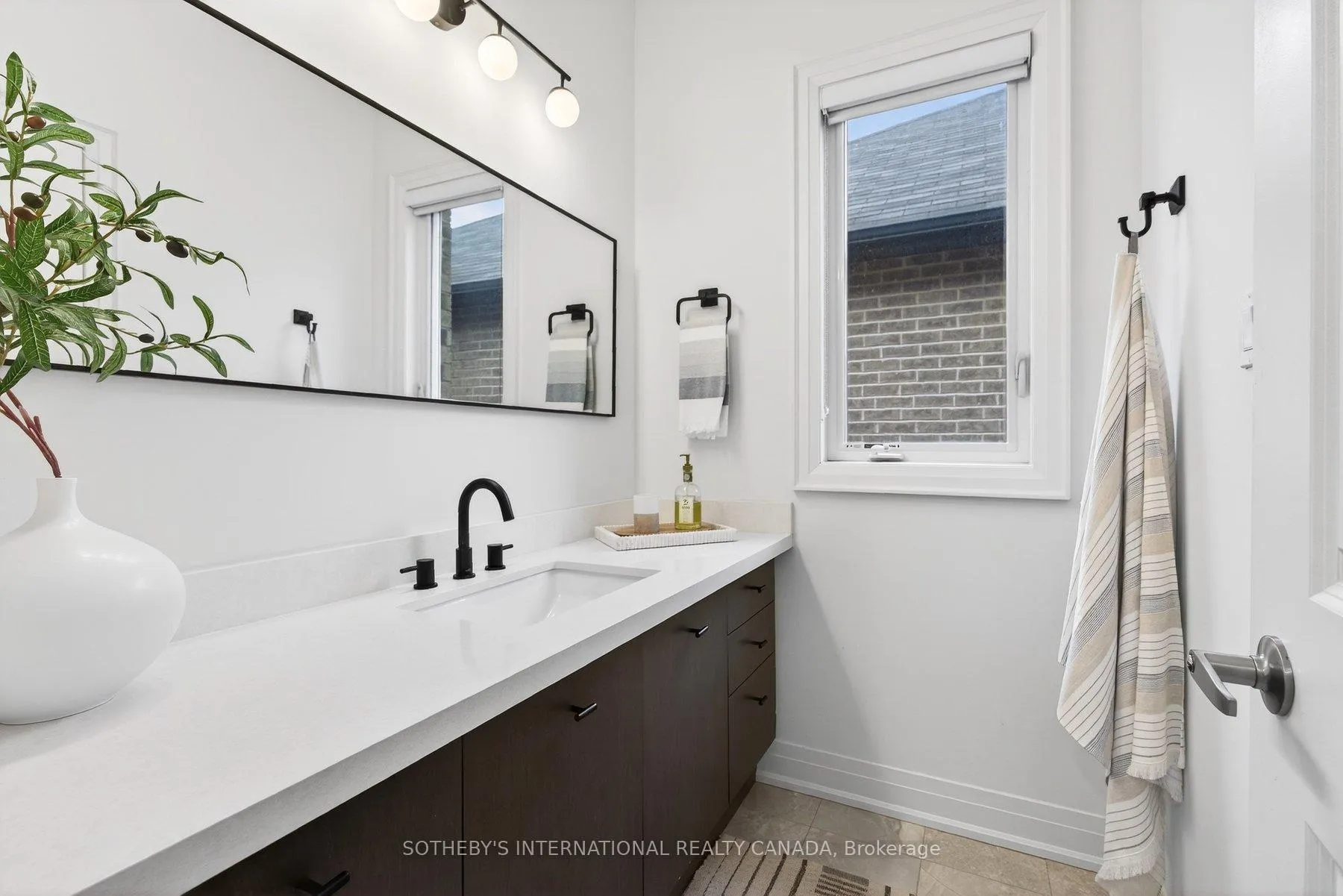 Photo 27 of 115 Avanti Crescent, Hamilton, Waterdown — HOMEH