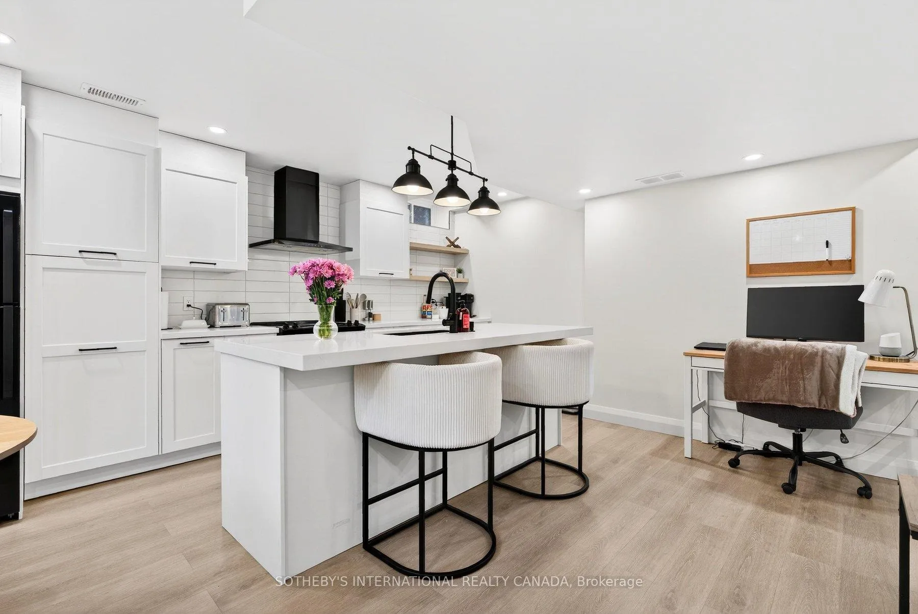 Photo 32 of 115 Avanti Crescent, Hamilton, Waterdown — HOMEH