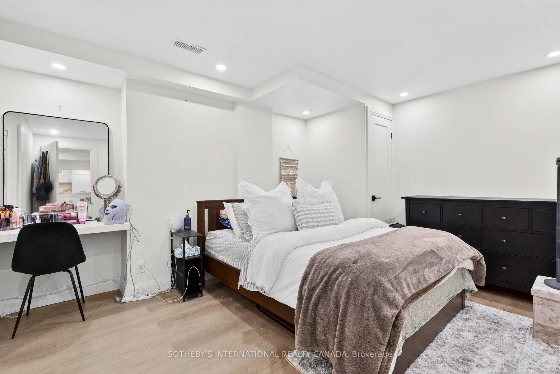 Photo 34 of 115 Avanti Crescent, Hamilton, Waterdown — HOMEH