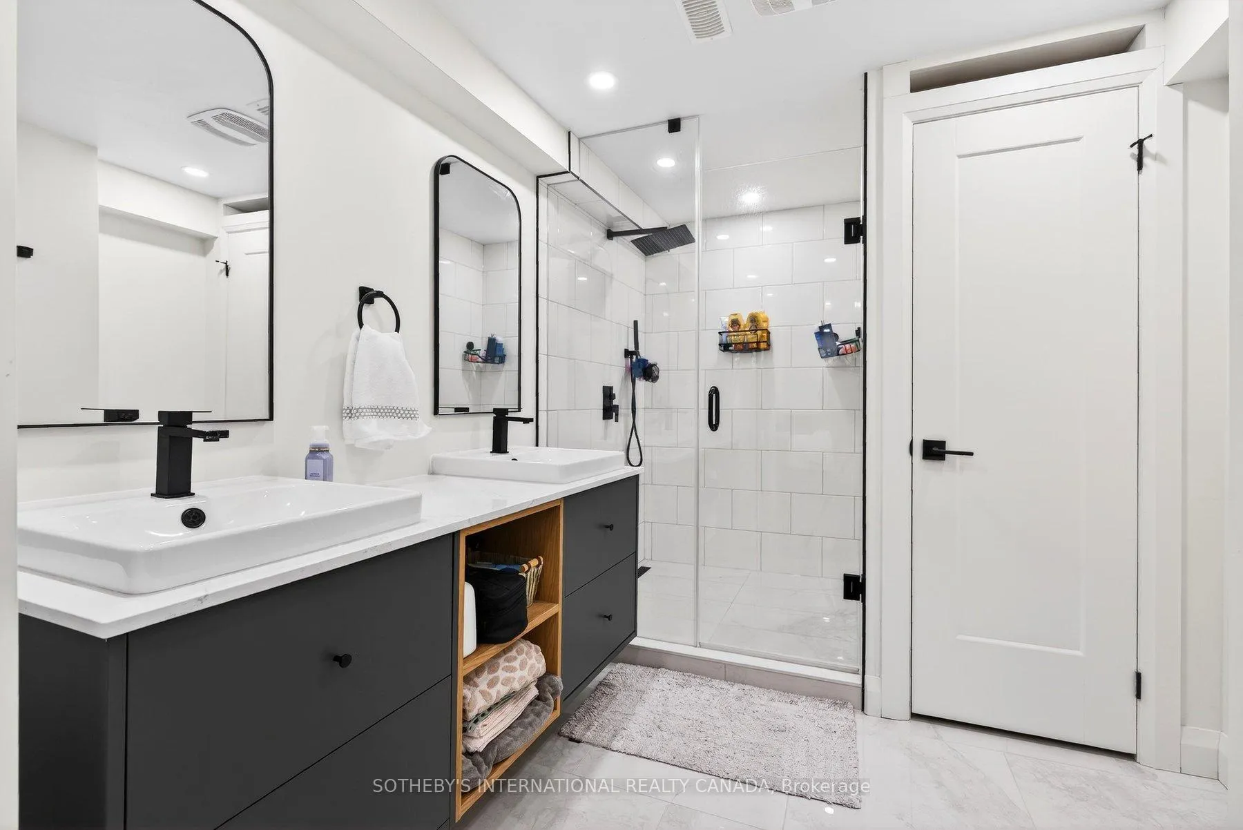 Photo 35 of 115 Avanti Crescent, Hamilton, Waterdown — HOMEH