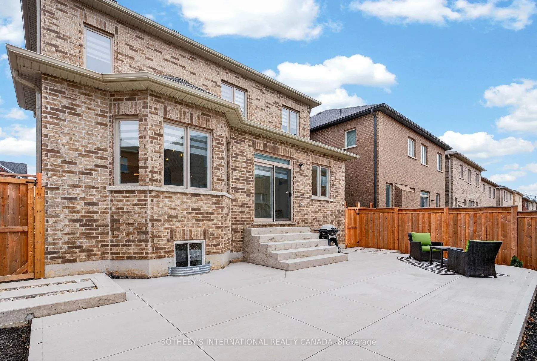 Photo 36 of 115 Avanti Crescent, Hamilton, Waterdown — HOMEH