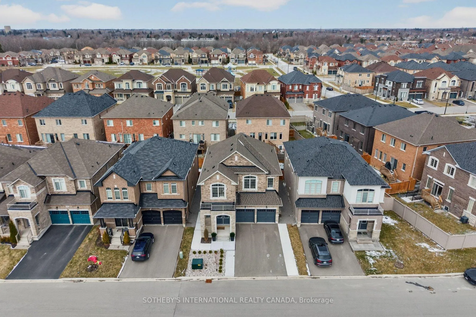 Photo 38 of 115 Avanti Crescent, Hamilton, Waterdown — HOMEH