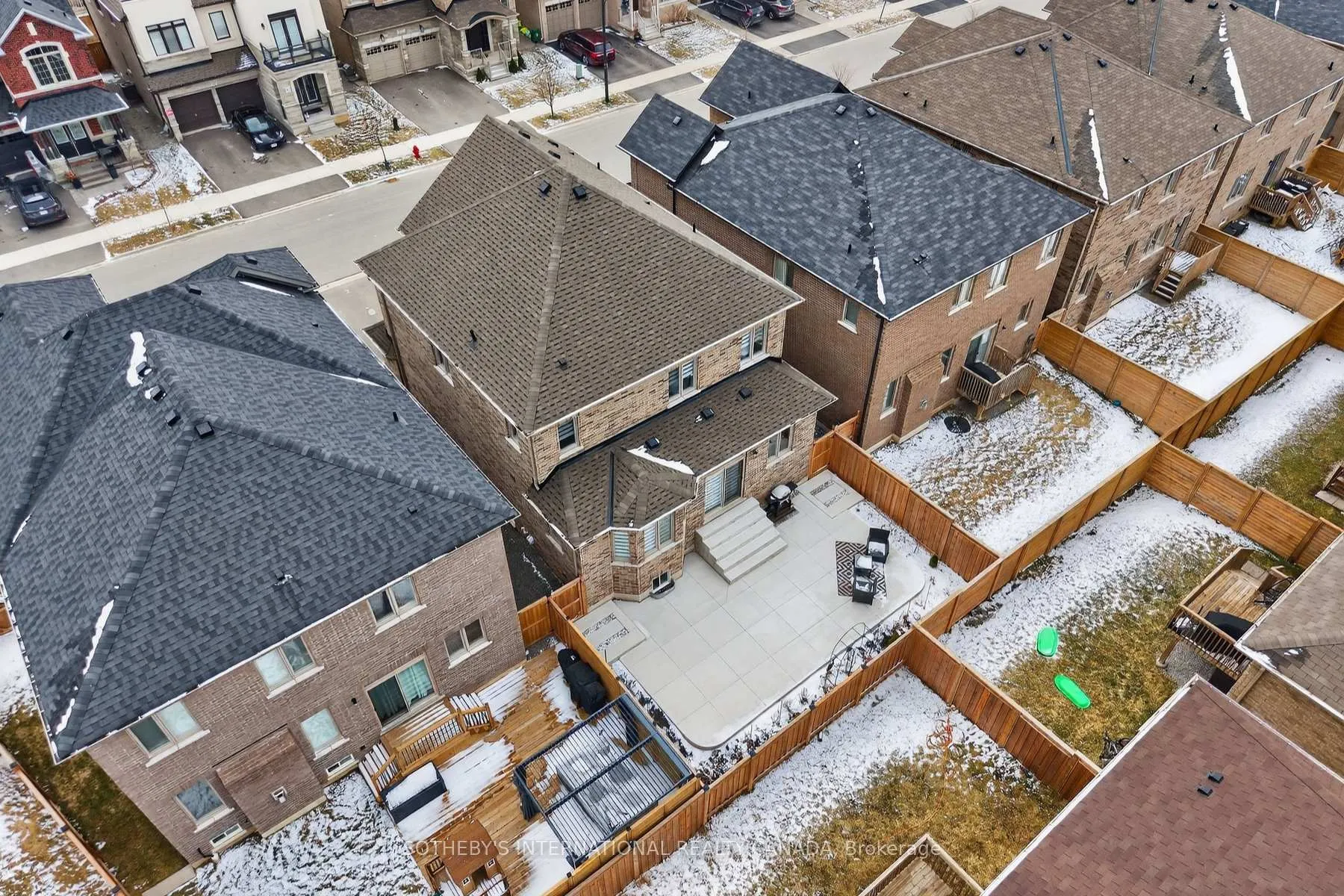 Photo 40 of 115 Avanti Crescent, Hamilton, Waterdown — HOMEH